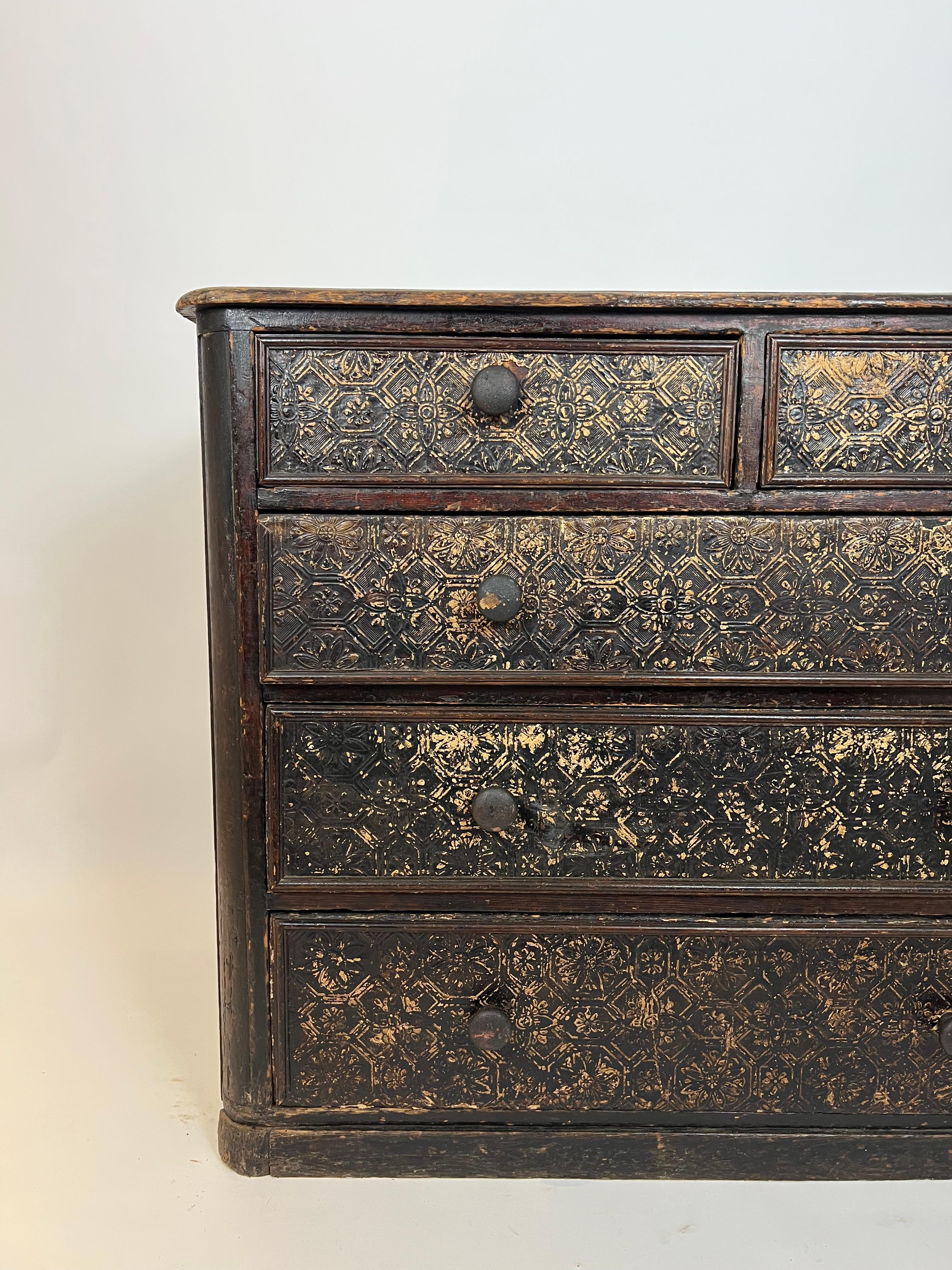 Antique Victorian Ebonized Chest Of Drawers, Mid To Late 19th Century in vendita 1