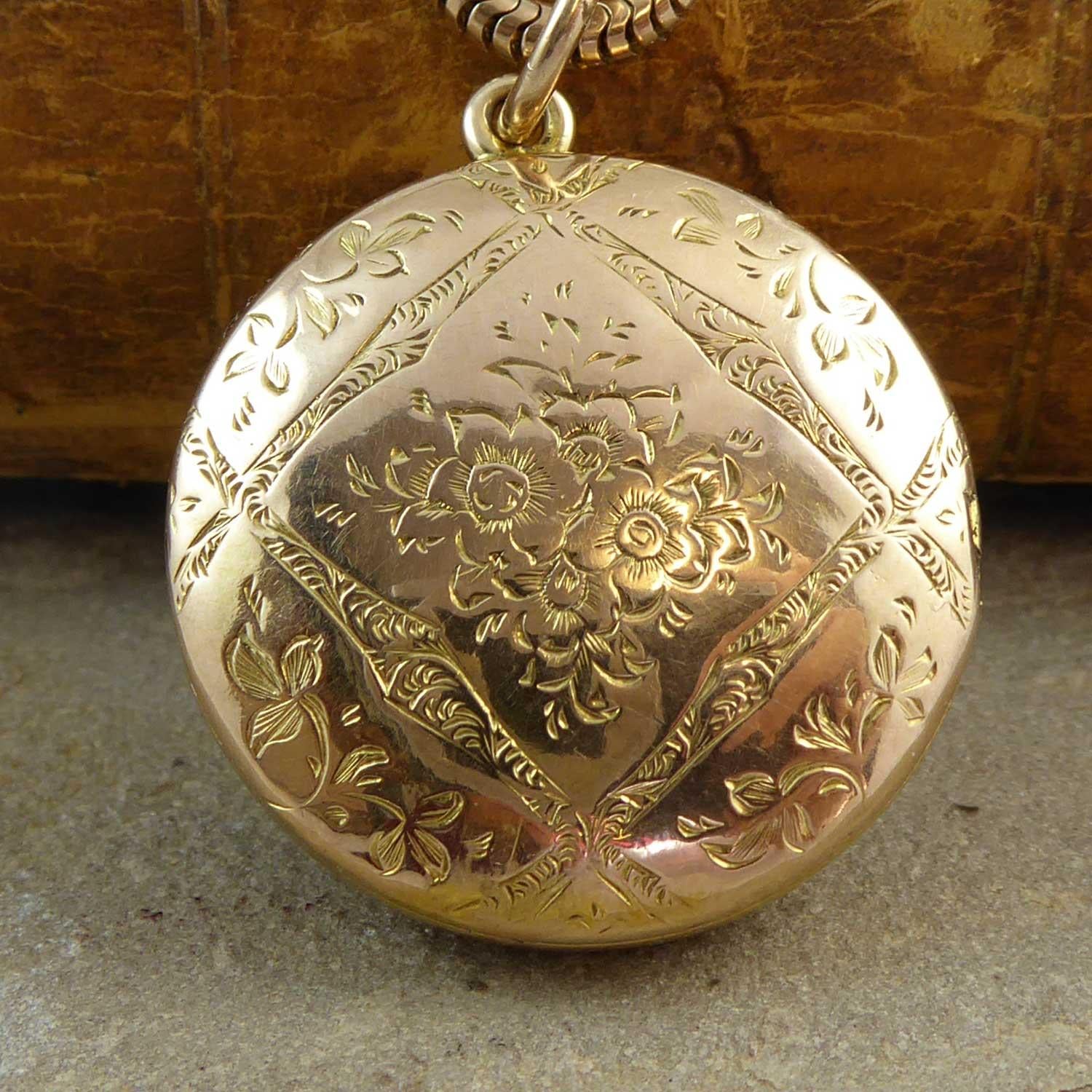 Late Victorian Antique Victorian/Edwardian Gold Locket with Compass, C1900s, Twin Portraits