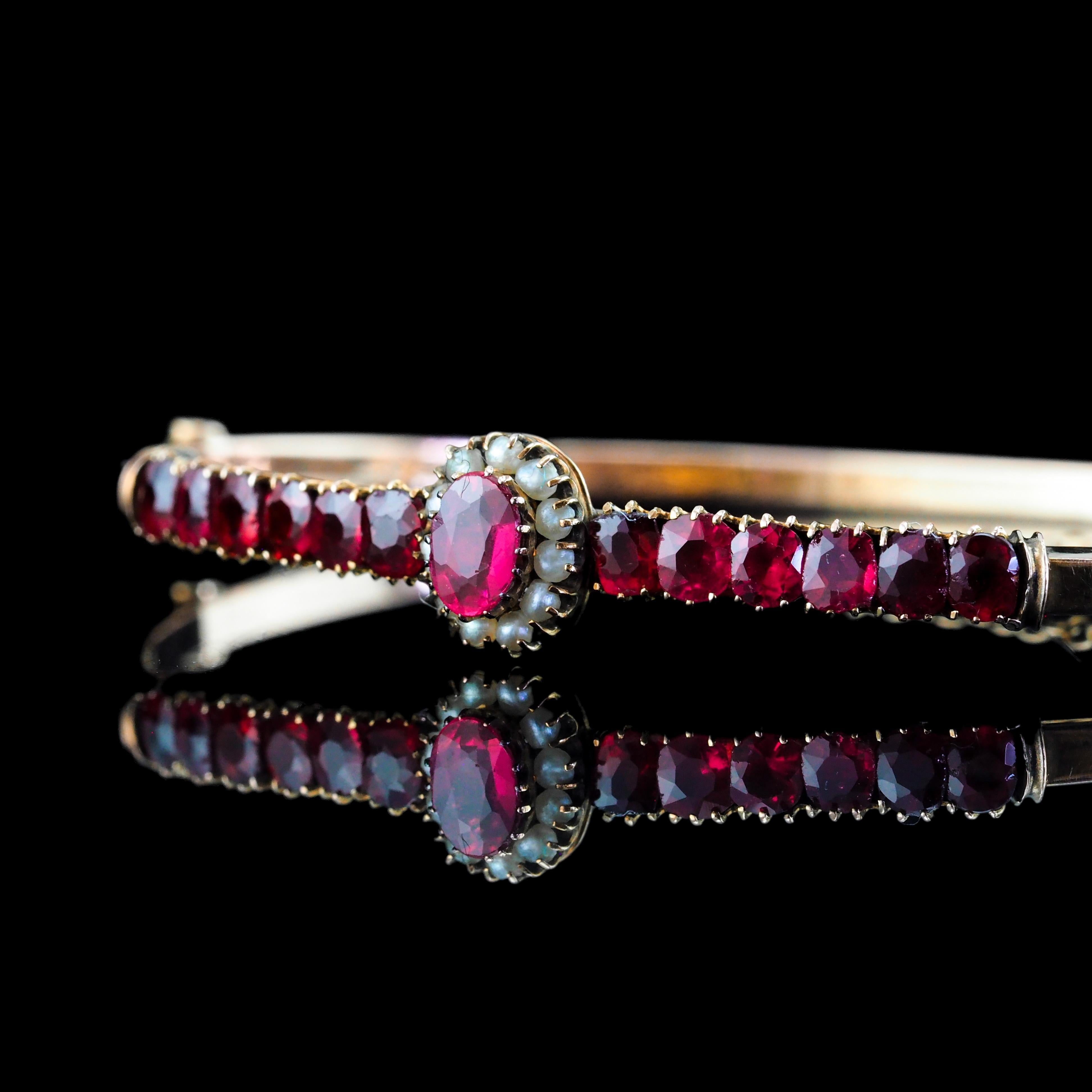 Antique Victorian/Edwardian Pink Garnet & Seed Pearl Bangle 9K Gold - c.1900 For Sale 7