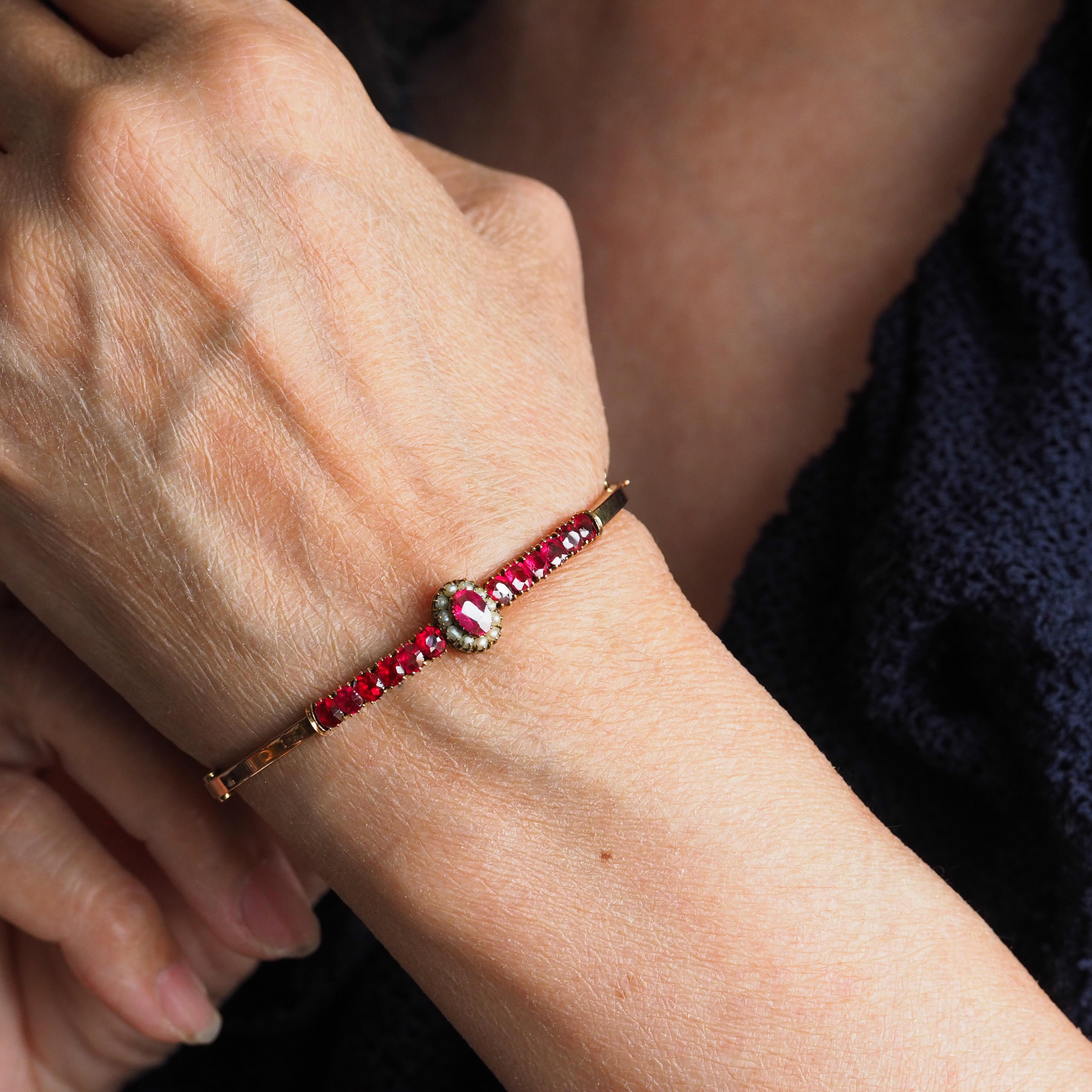 Antique Victorian/Edwardian Pink Garnet & Seed Pearl Bangle 9K Gold - c.1900 For Sale 15
