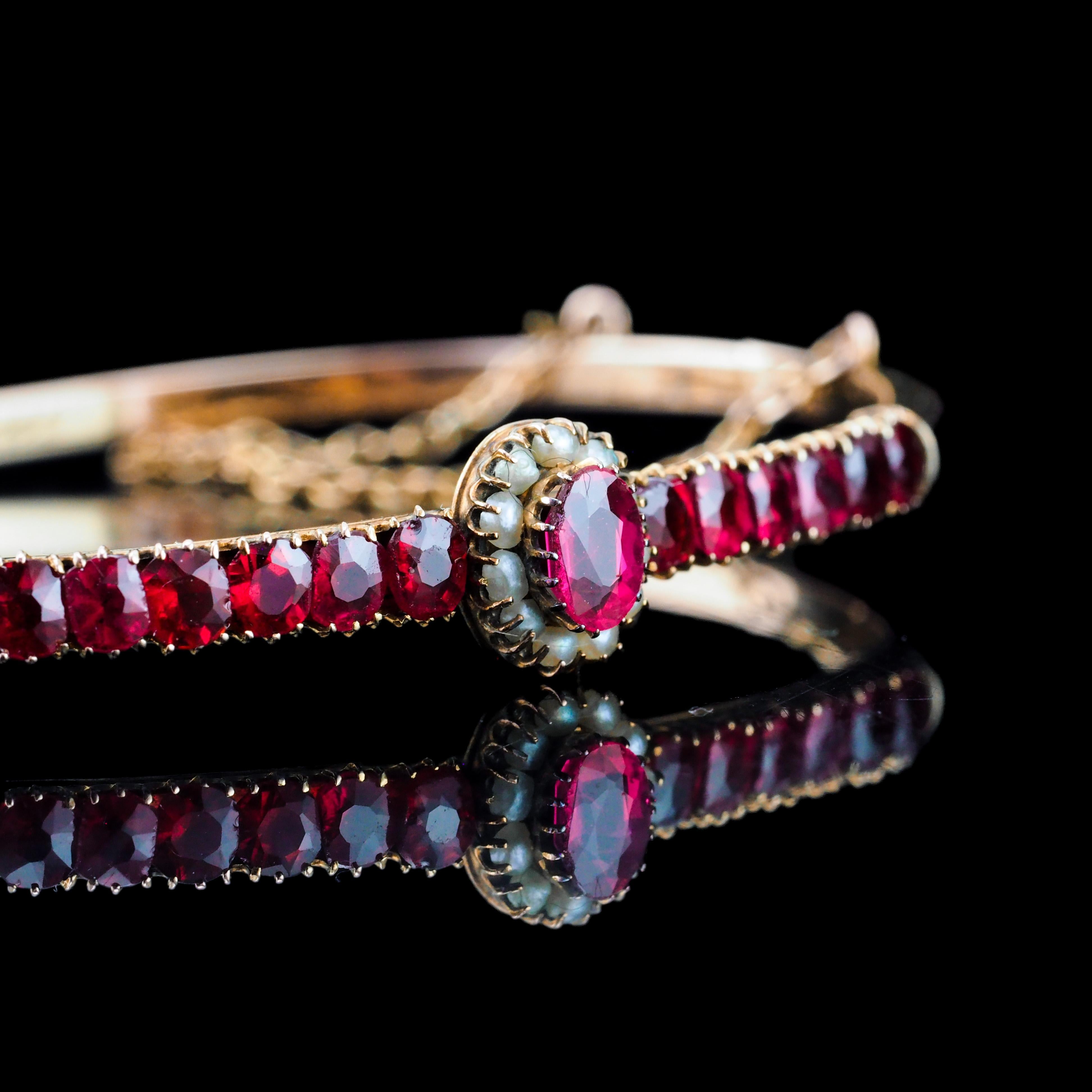Antique Victorian/Edwardian Pink Garnet & Seed Pearl Bangle 9K Gold - c.1900 For Sale 1