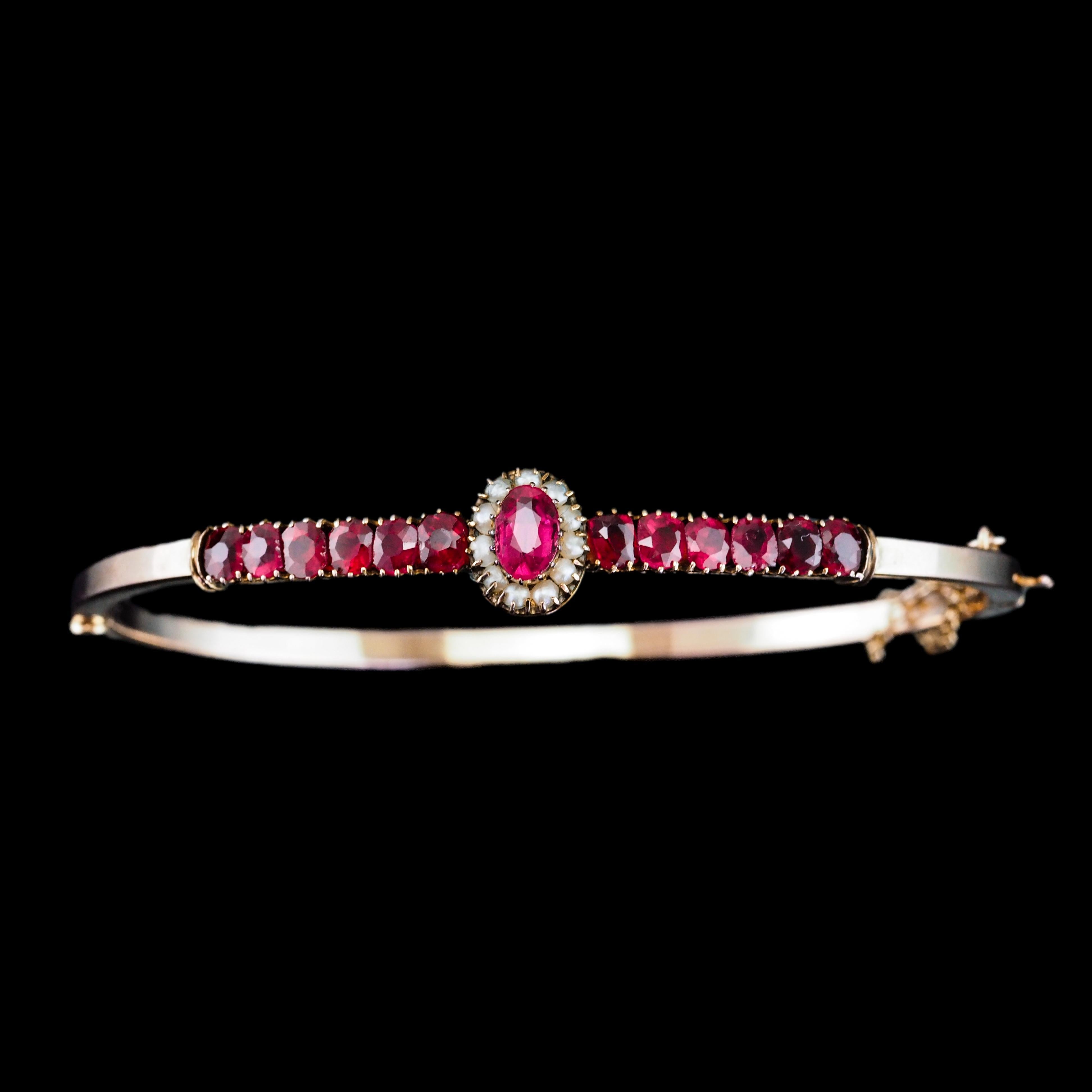 Antique Victorian/Edwardian Pink Garnet & Seed Pearl Bangle 9K Gold - c.1900 For Sale 2
