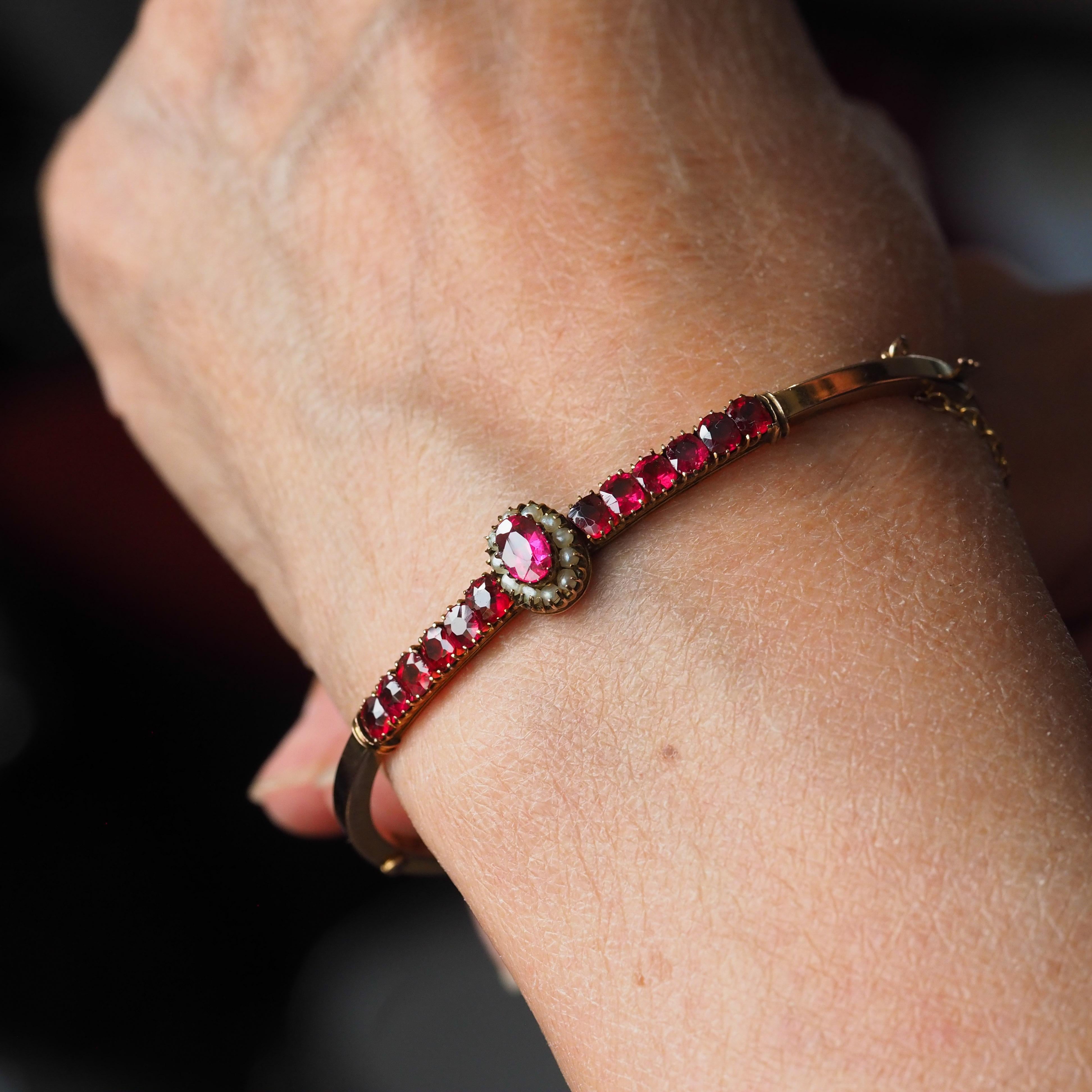 Antique Victorian/Edwardian Pink Garnet & Seed Pearl Bangle 9K Gold - c.1900 For Sale 3