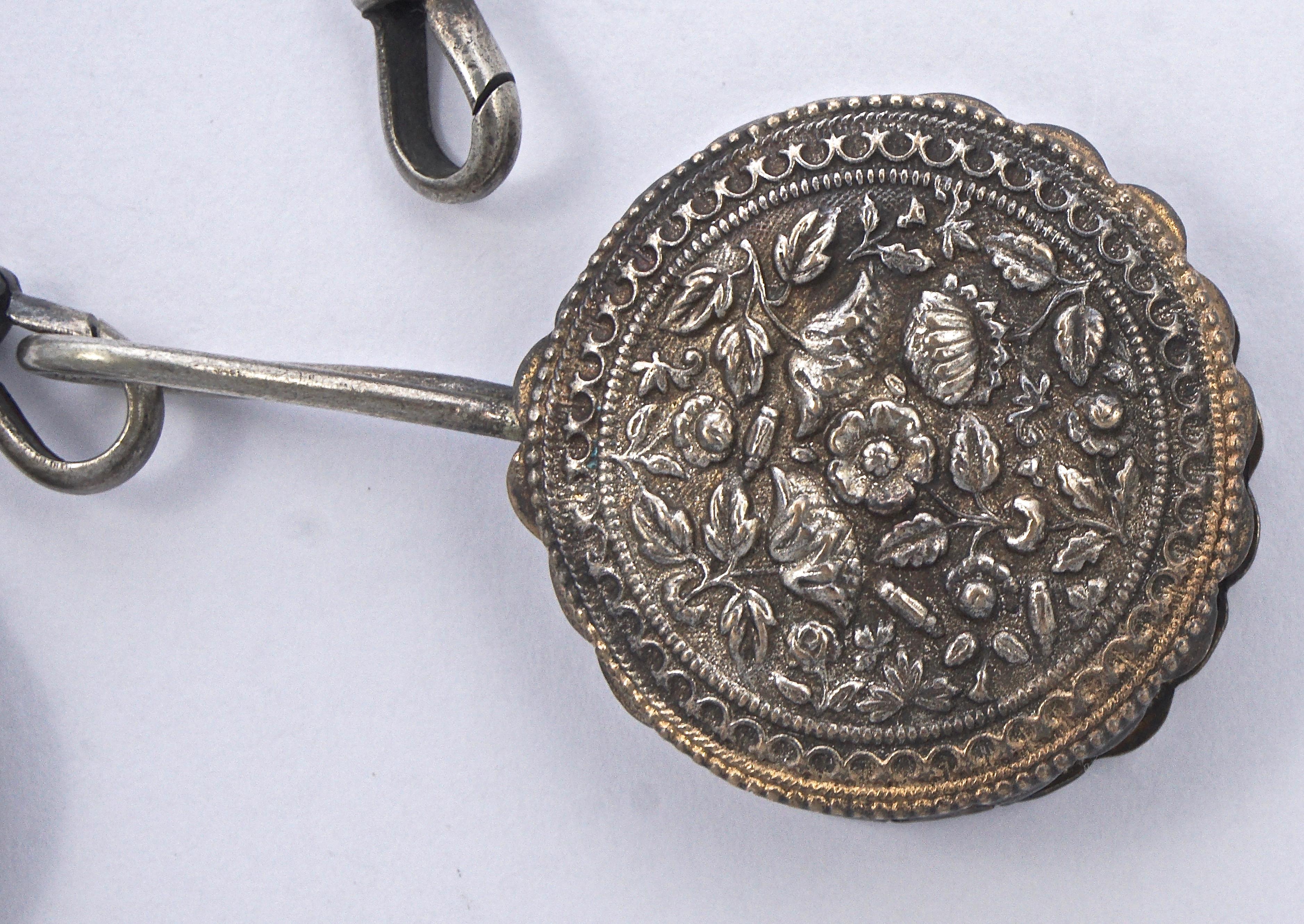 Antikes viktorianisches Electro- Chatelaine aus Nickel-Silber mit Accessoires im Angebot 3