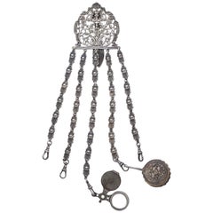 Antico Chatelaine vittoriano in nichel argento placcato con accessori