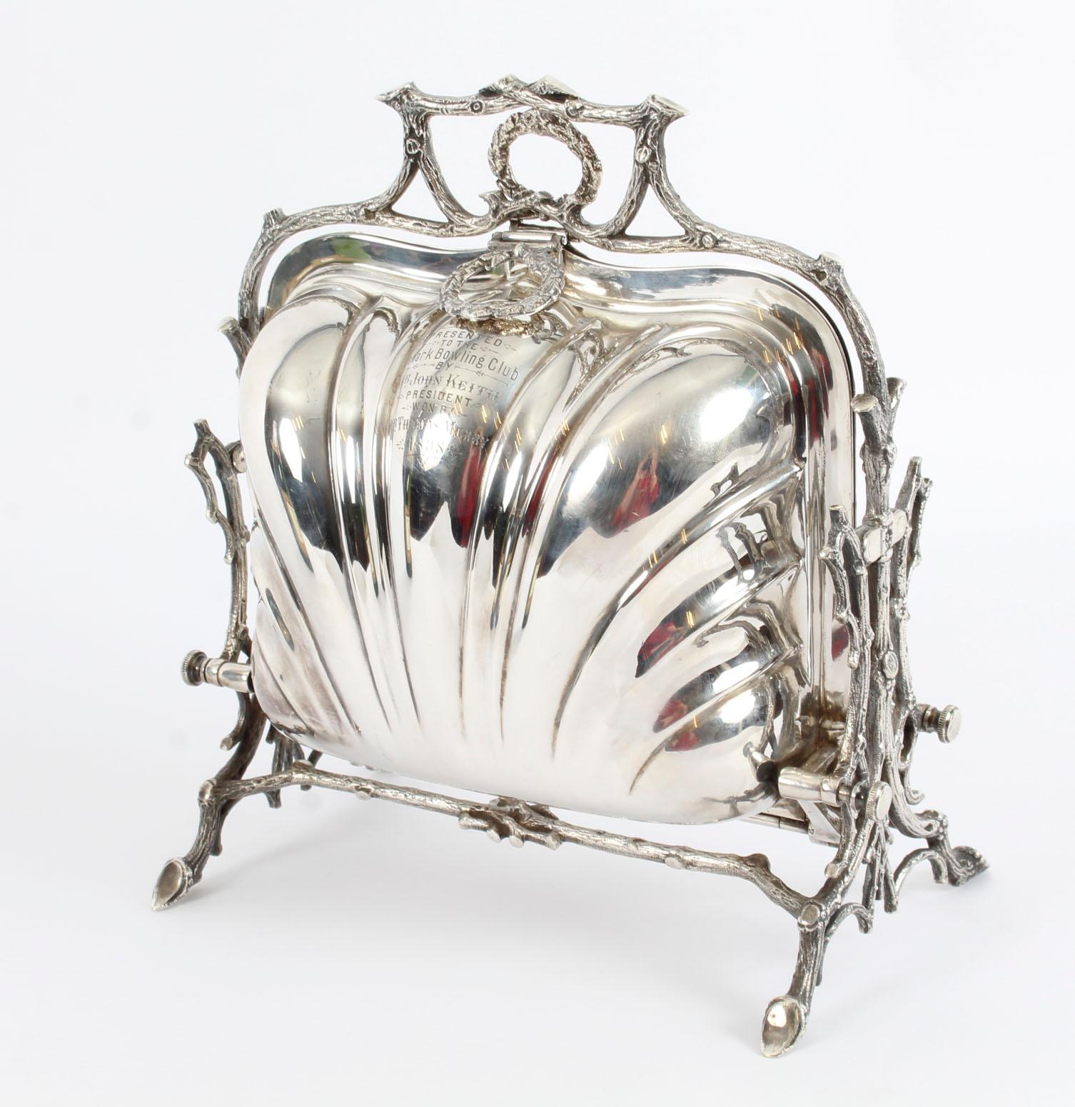 English Victorian Elkington & Co. Silver Plated Shell Folding Biscuit Box 19th Century