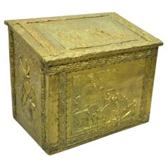 Ancienne boîte à bûches de cheminée victorienne en laiton embossé avec scènes campagnards
