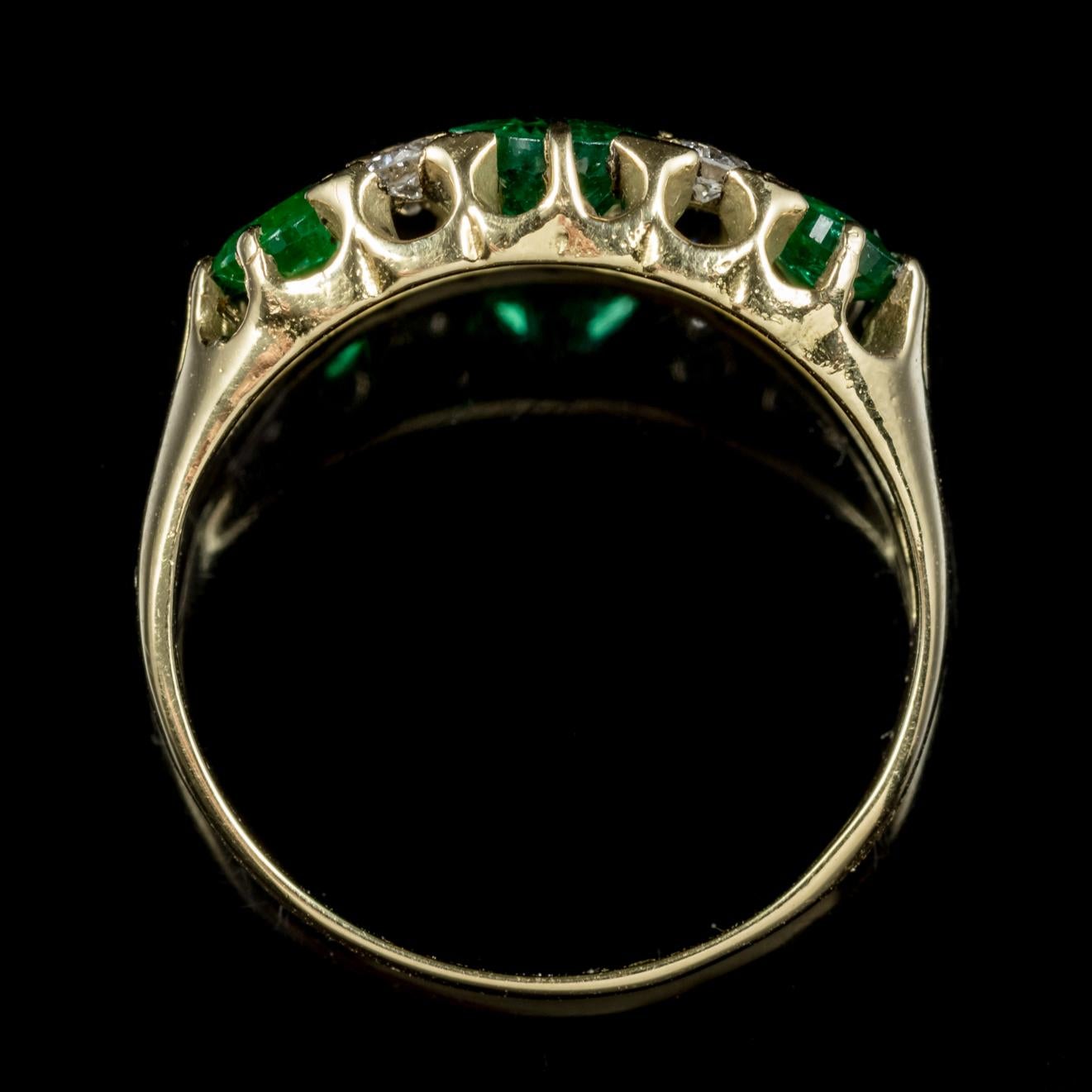 Antique Victorian Emerald Diamond Ring 18 Carat Gold, circa 1900 1