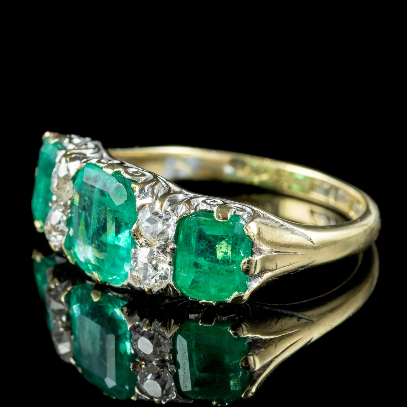 Antiker viktorianischer Smaragd-Diamant-Ring mit 3,07 Karat Smaragd, datiert 1900, zertifiziert (Alteuropäischer Schliff) im Angebot