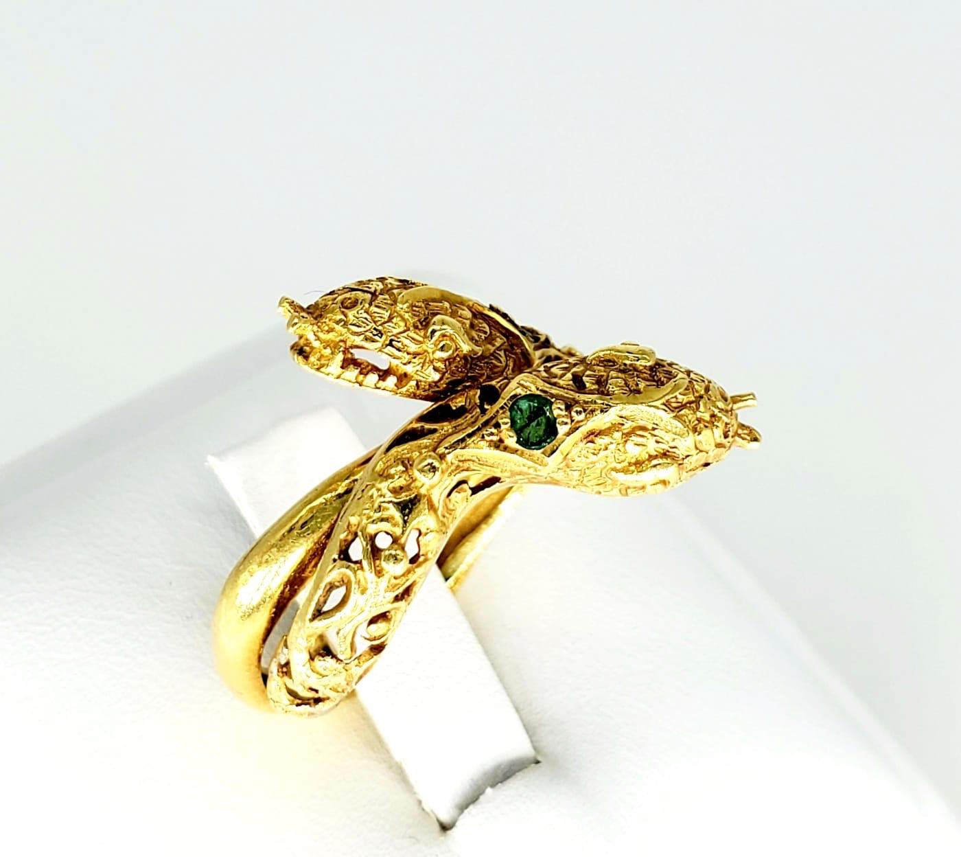 Round Cut Antique Victorian Emerald Double Snake Ring 750 Gold For Sale
