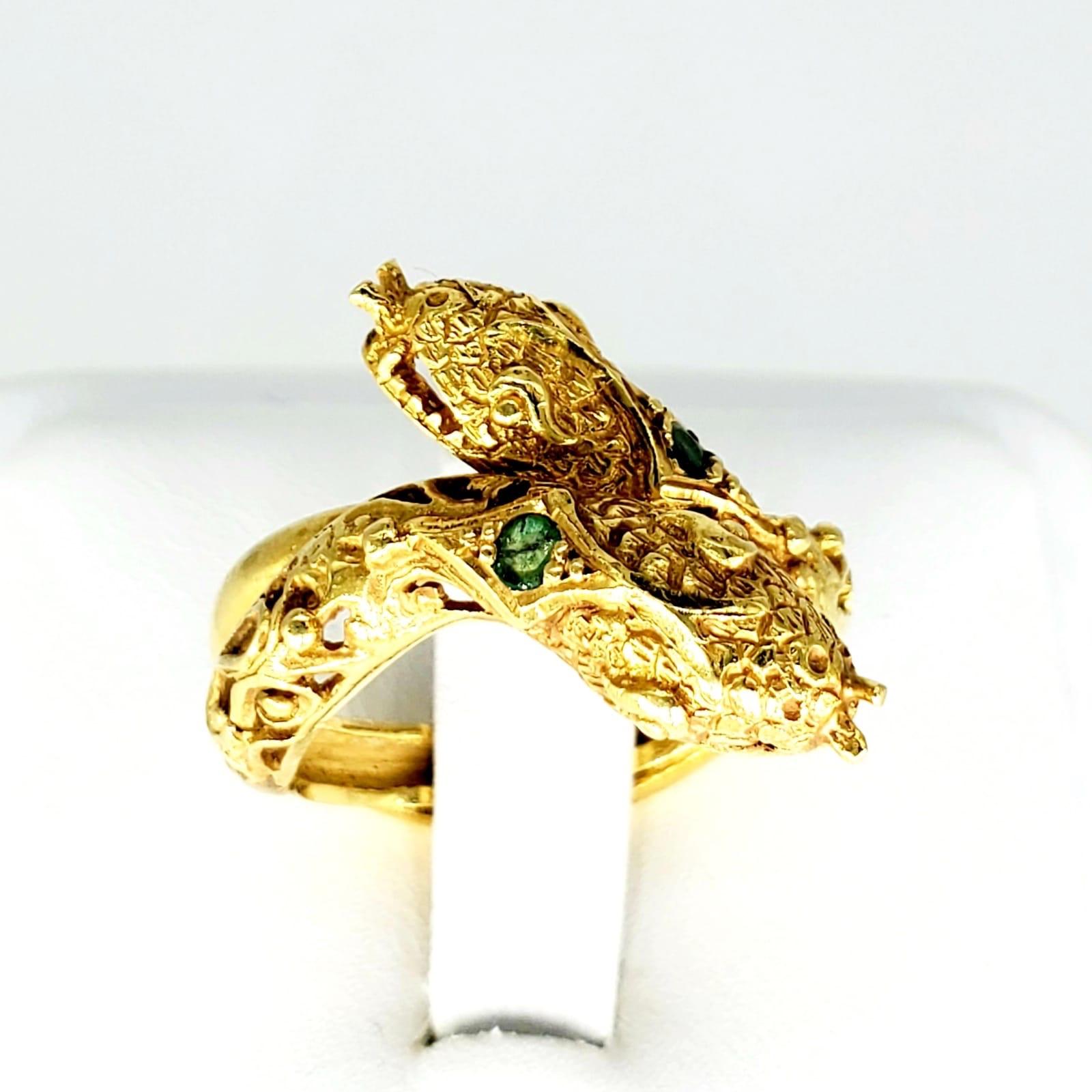 Antique Victorian Emerald Double Snake Ring 750 Gold In Excellent Condition For Sale In Miami, FL