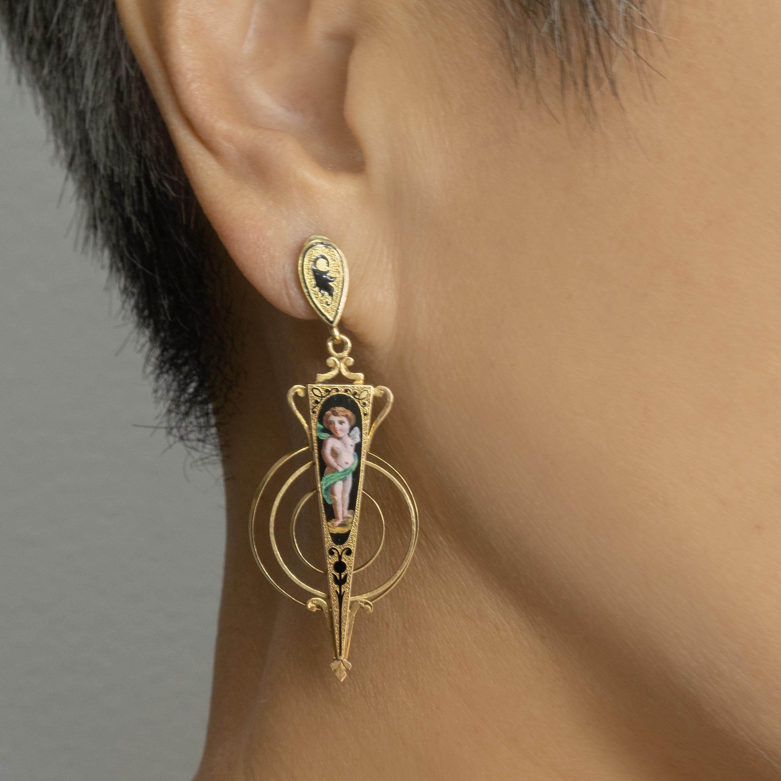 Antique Victorian Enamel Cherub Earrings and Brooch Set in 18K Gold c. 1900 Victoriano en venta