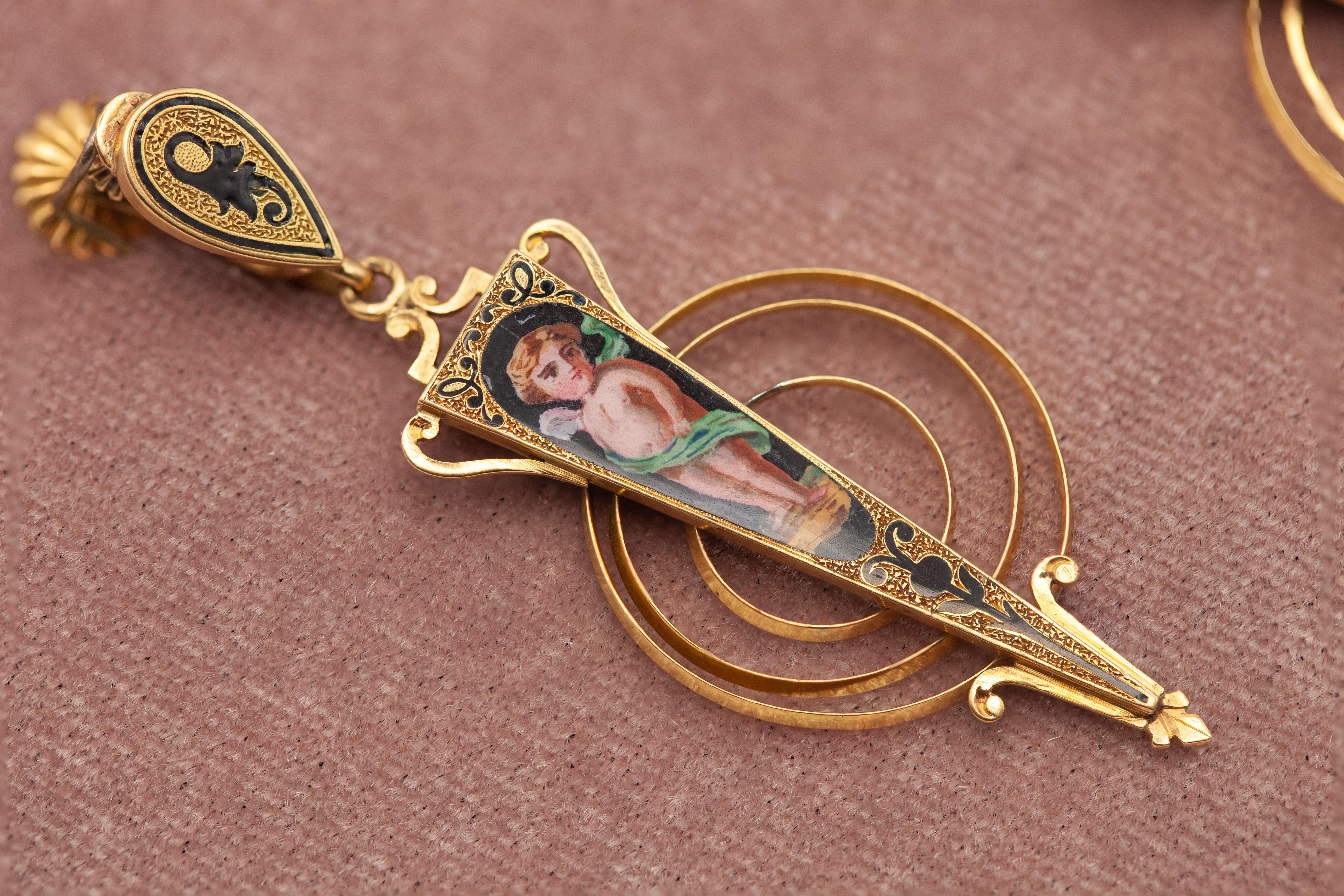 Antique Victorian Enamel Cherub Earrings and Brooch Set in 18K Gold c. 1900 en venta 6