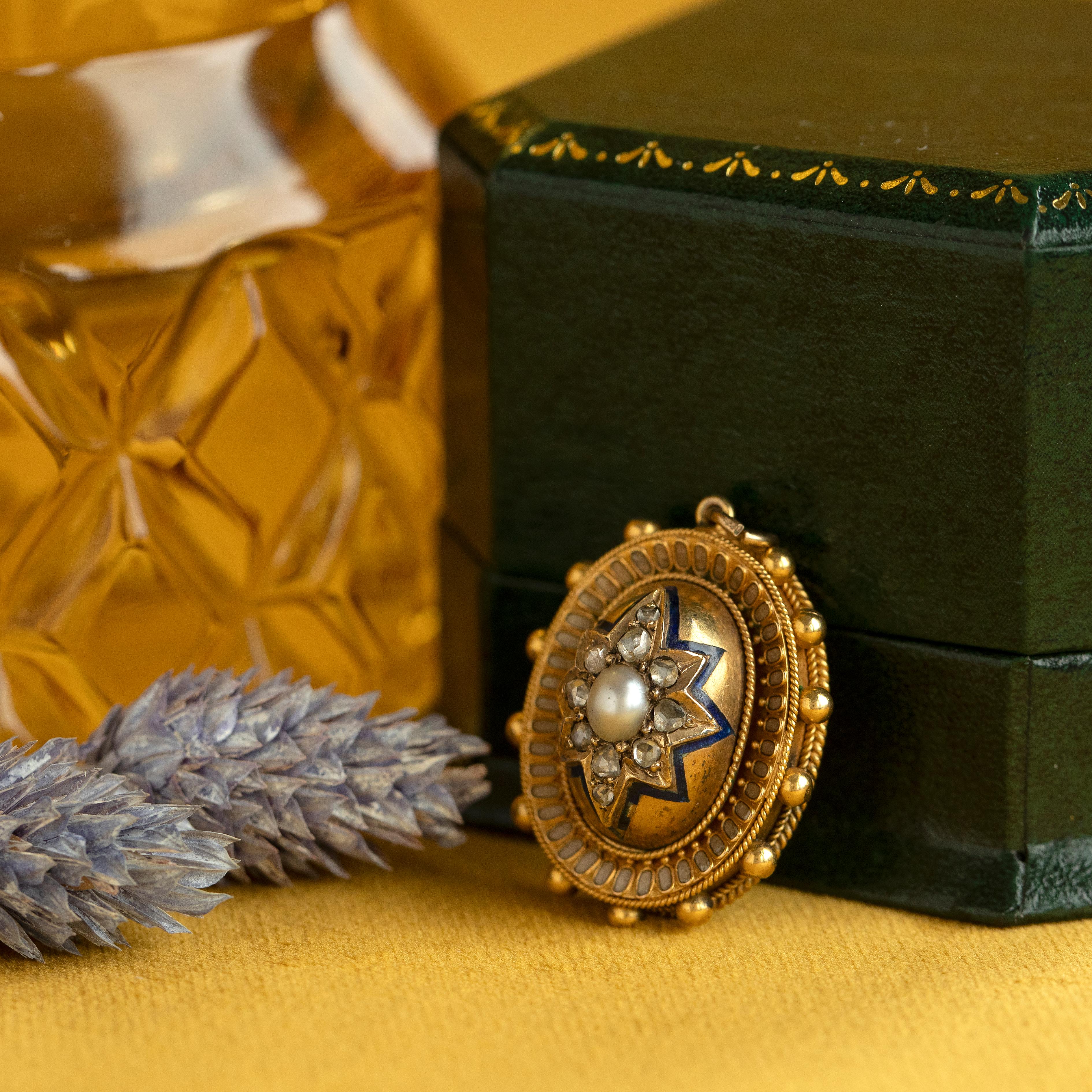 Pendentif en or 9 carats avec perles étoilées et diamants taillés en rose, de style victorien ancien en vente 3