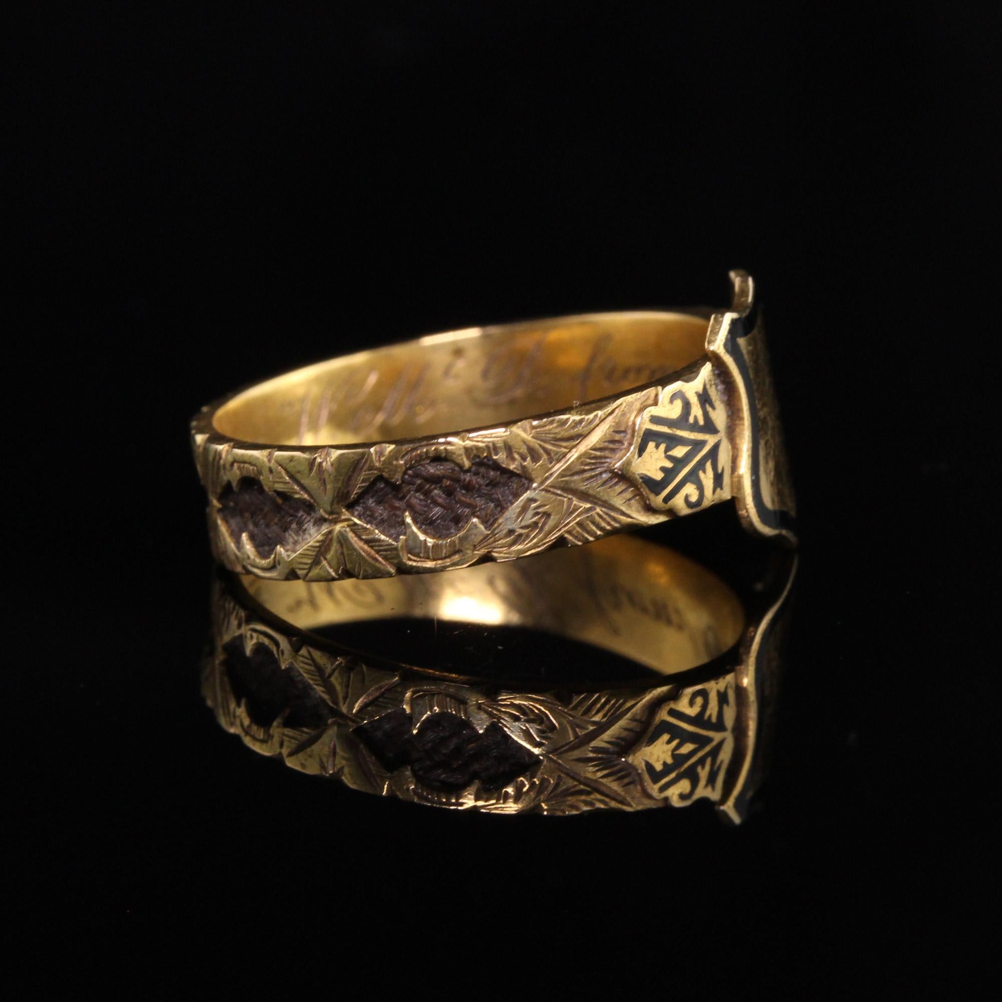 Antique Victorian English 15K Yellow Gold Enamel Hair Signet Mourning Ring In Good Condition In Great Neck, NY