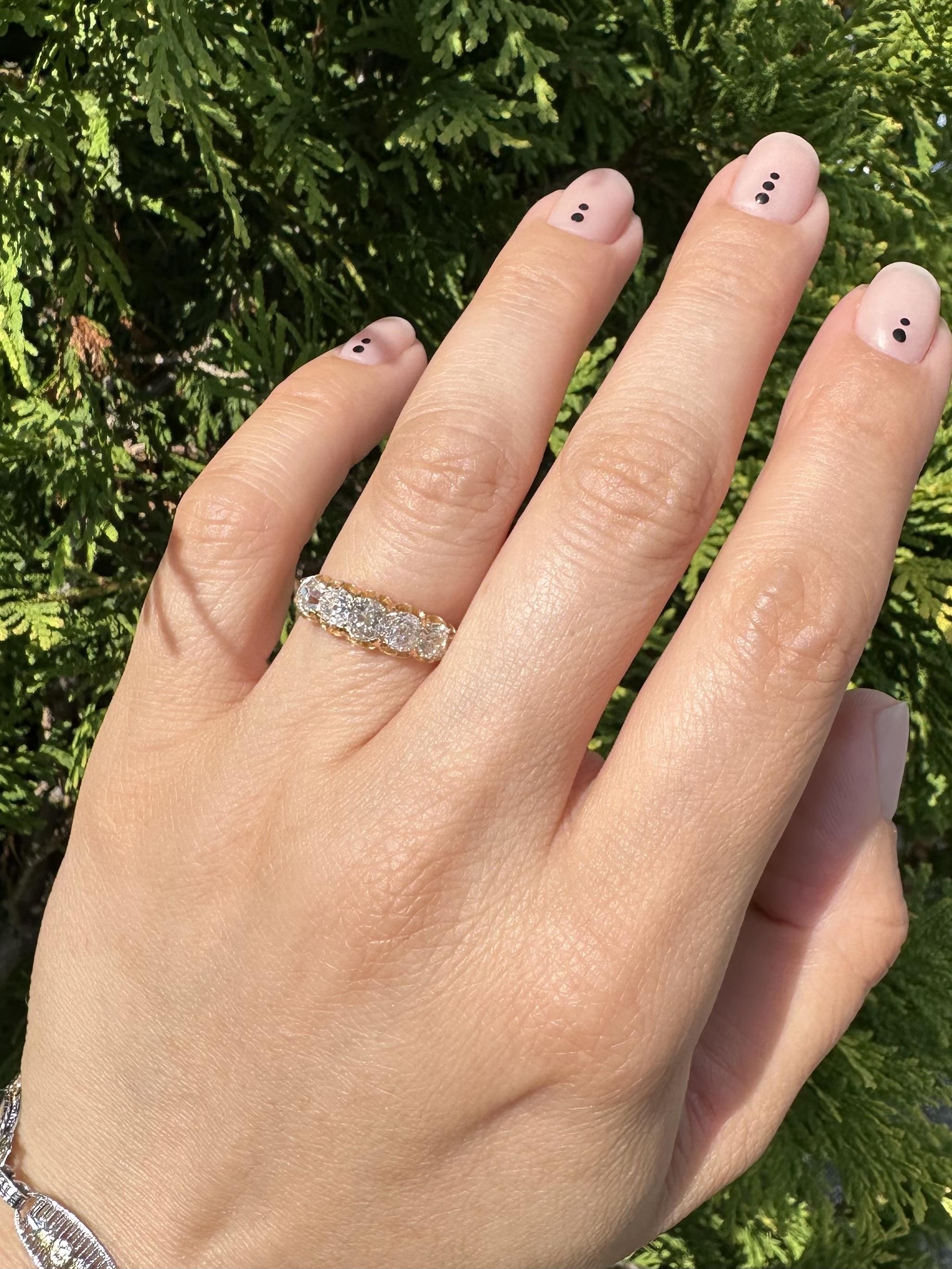 Antiguo anillo victoriano inglés de oro de 18 quilates de 1,7 quilates con 5 diamantes de la antigua mina en venta 5