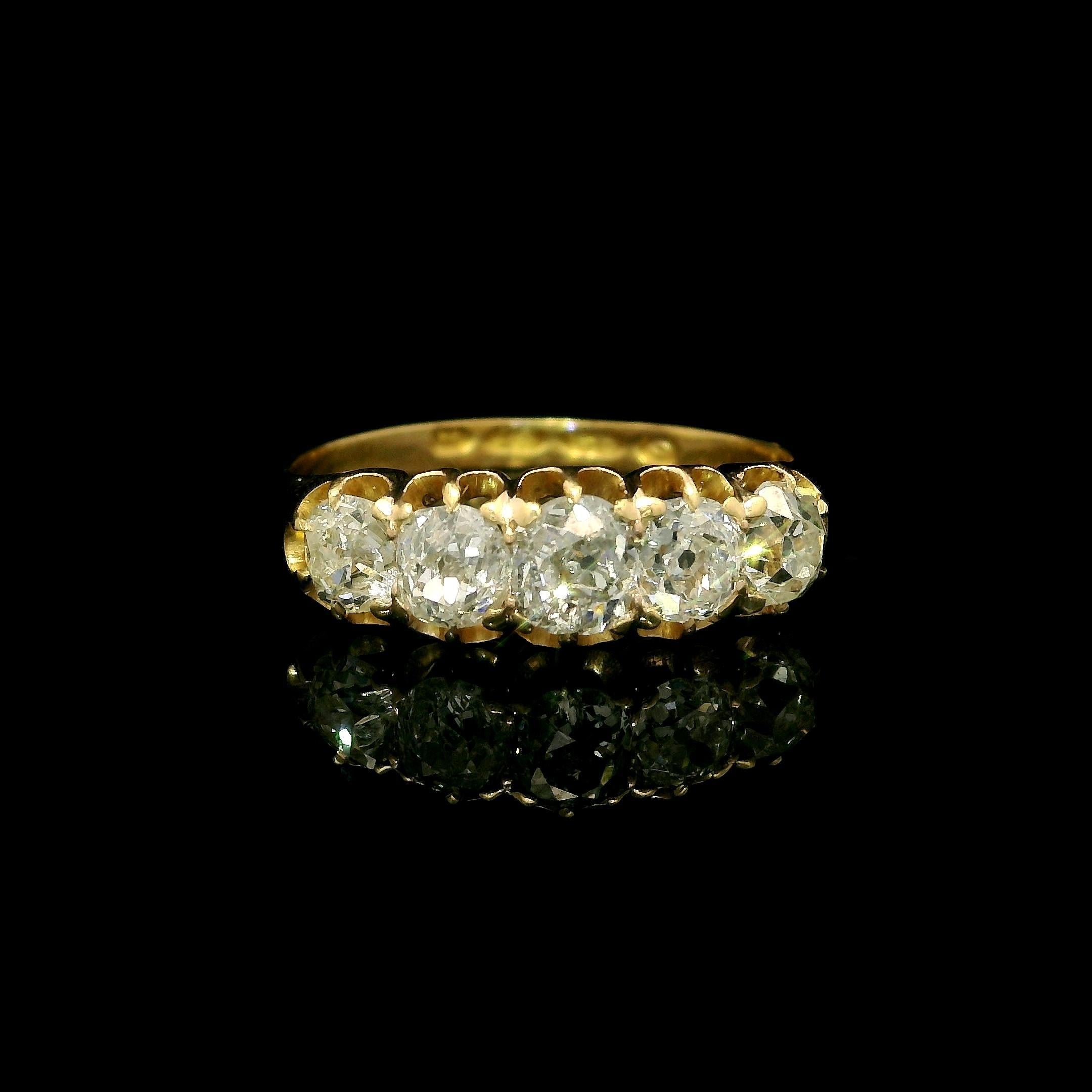 -Piedra(s): -
(5) Diamantes auténticos naturales - talla vieja en trozos - engastados - bonito color blanco brillante - 1,70ctw (aprox.)

Material: Oro amarillo macizo de 18 quilates
Peso total:  2.57 gramos
Anchura total: 6,1 (0,24