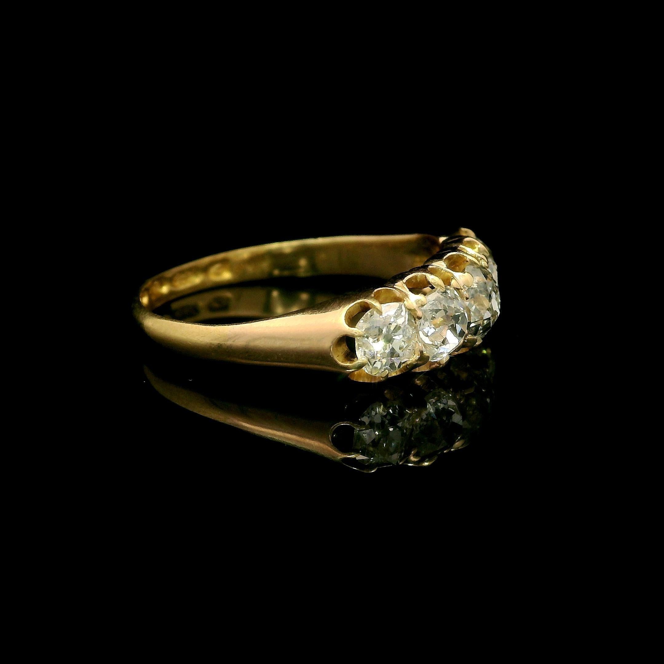 Antiguo anillo victoriano inglés de oro de 18 quilates de 1,7 quilates con 5 diamantes de la antigua mina Victoriano en venta