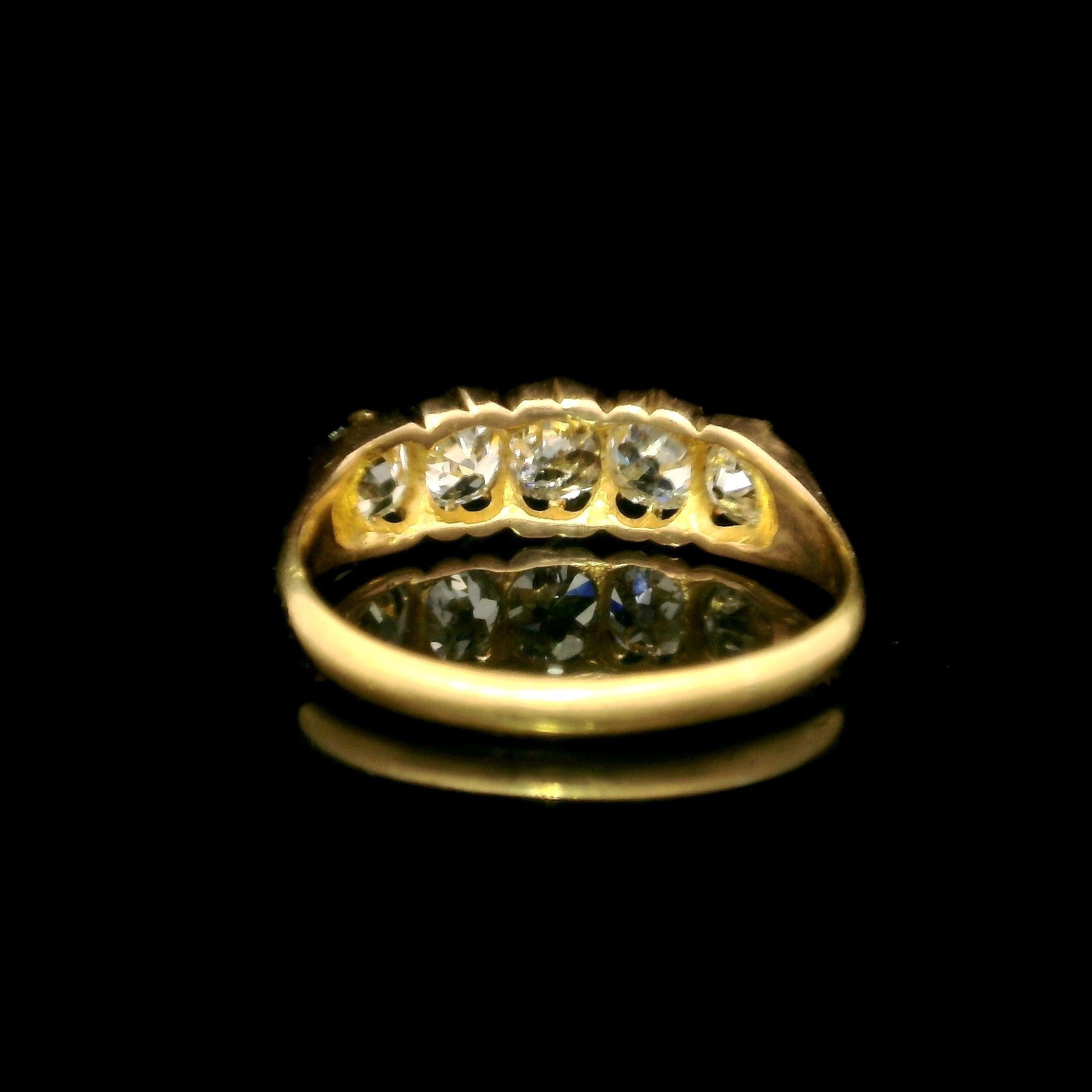 Antiguo anillo victoriano inglés de oro de 18 quilates de 1,7 quilates con 5 diamantes de la antigua mina en Bueno estado para la venta en Montclair, NJ