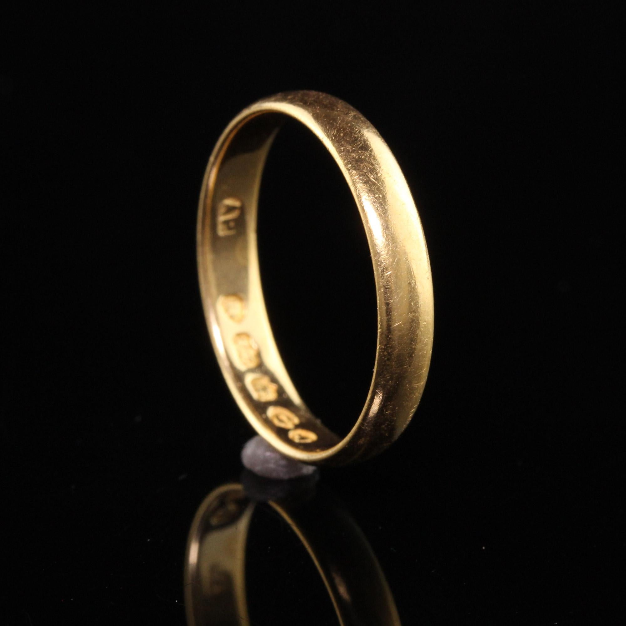 Antique Victorian English 22K Yellow Gold Classic Wedding Band In Good Condition In Great Neck, NY