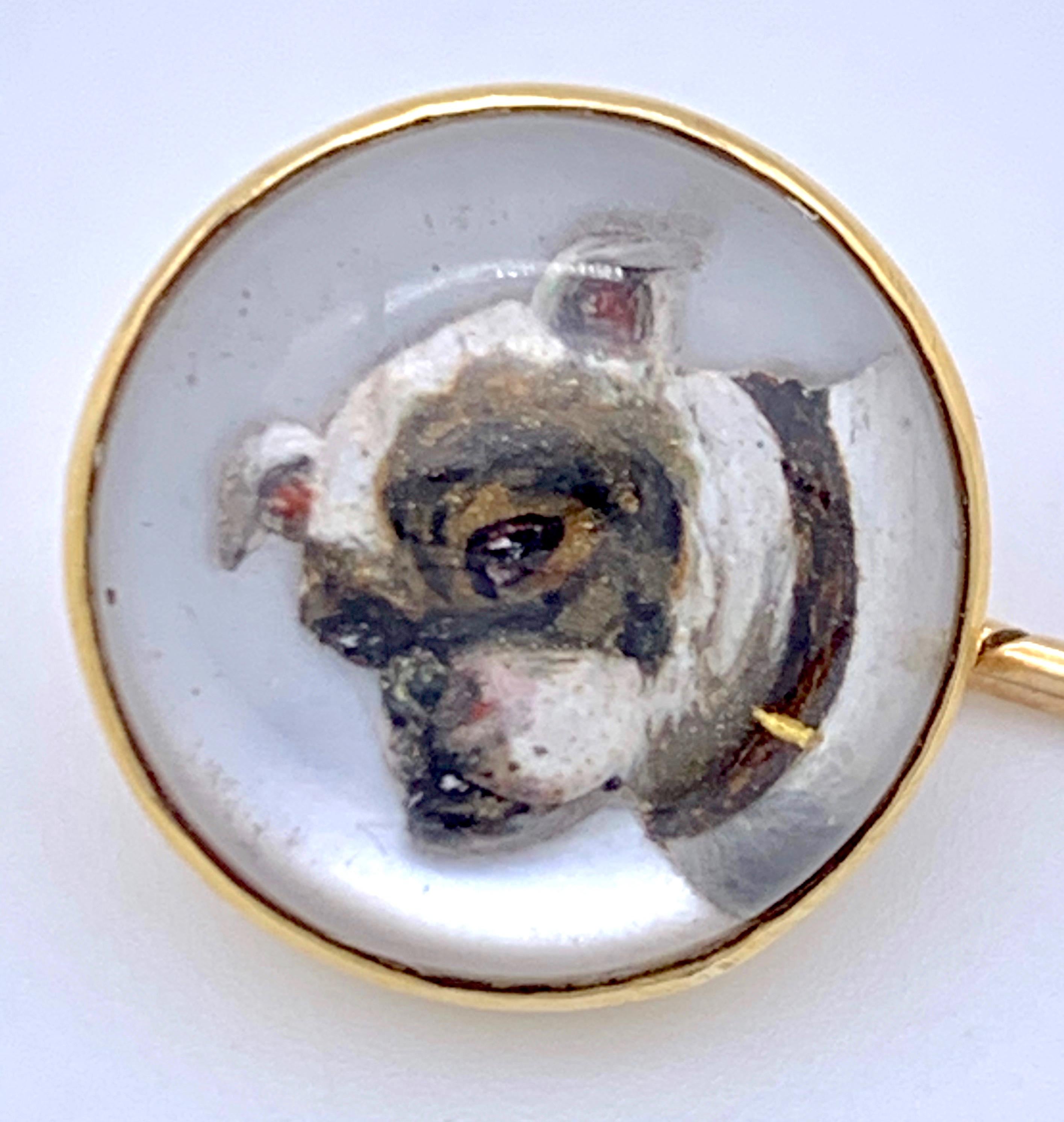 Victorien Épingle à nourrice antique victorienne anglaise en cristal d'Essex avec chien en forme de fourrure en vente