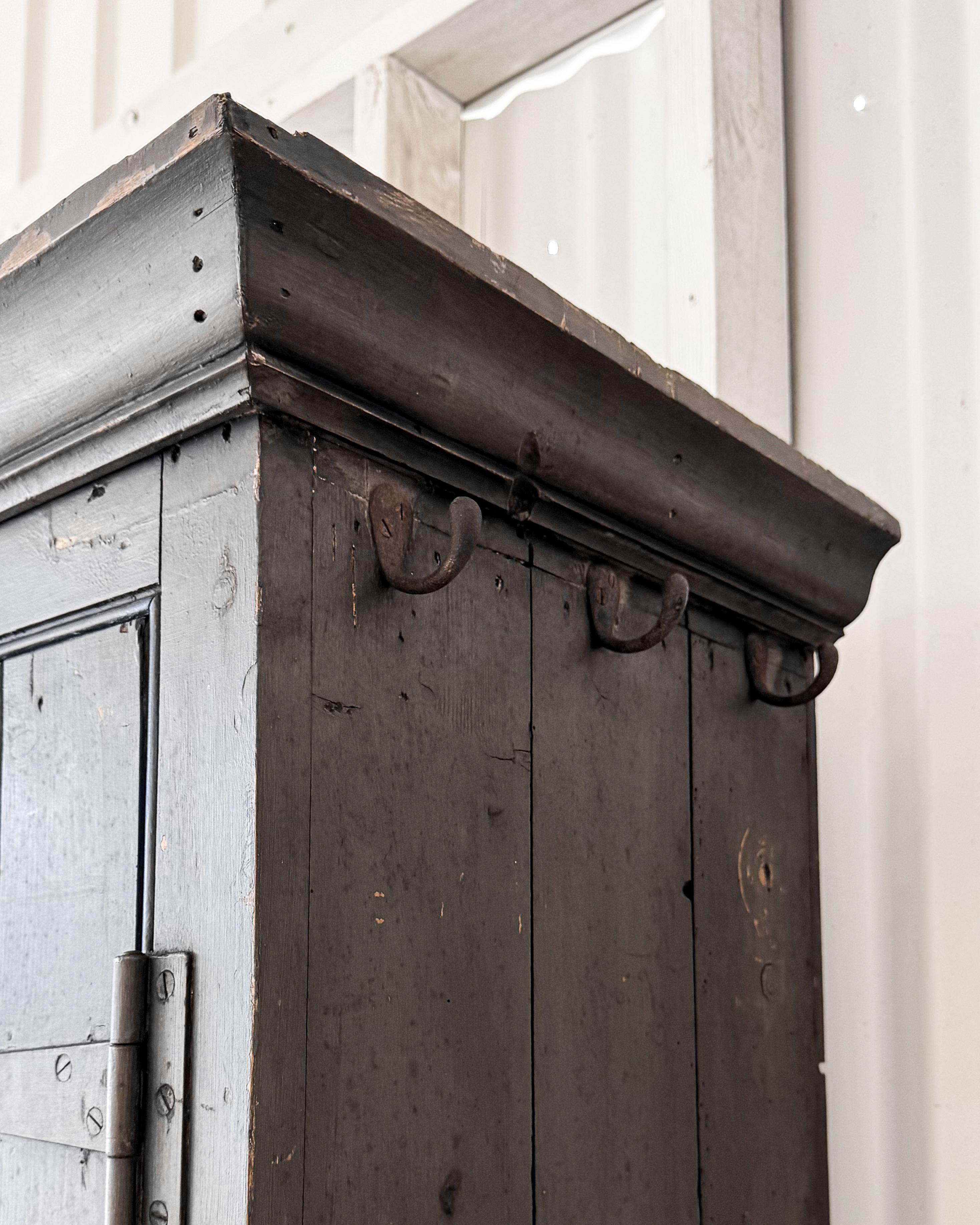 Antique Victorian English Lockers 6