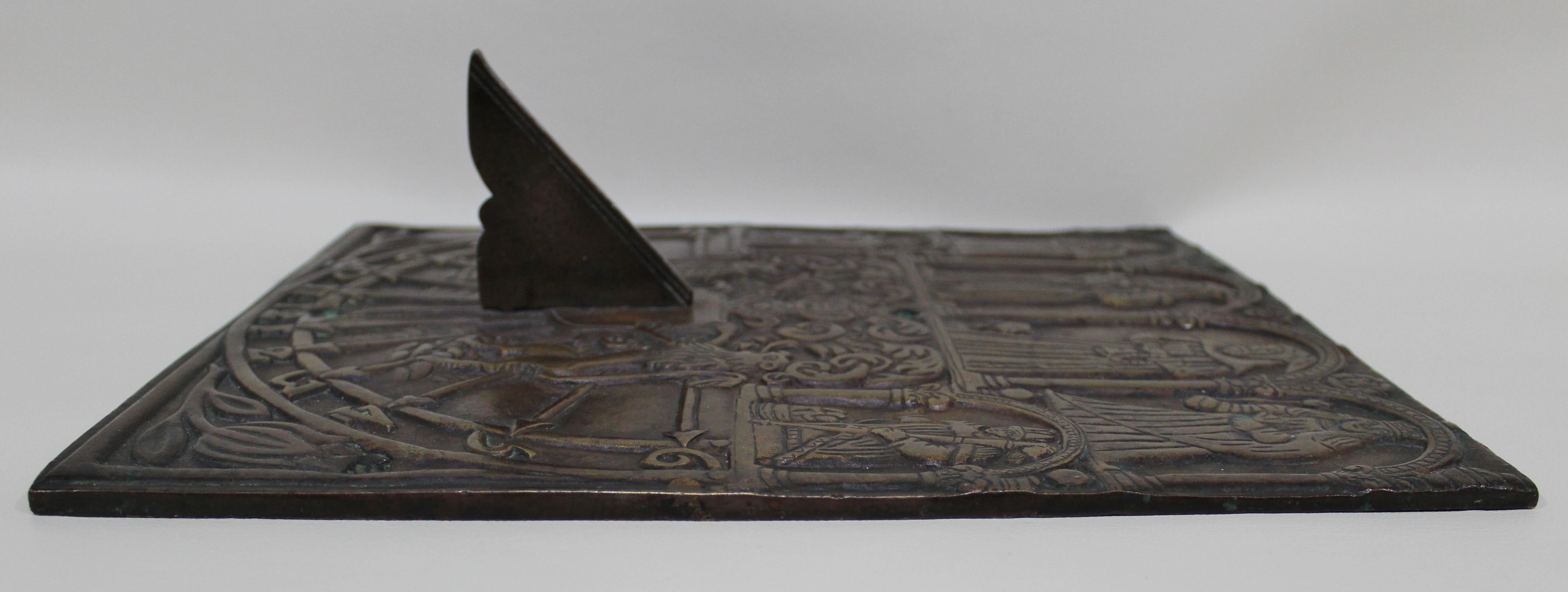 Antike viktorianische englische architektonische Sundial aus massiver Bronze im mittelalterlichen Stil im Zustand „Starke Gebrauchsspuren“ im Angebot in Hamilton, Ontario