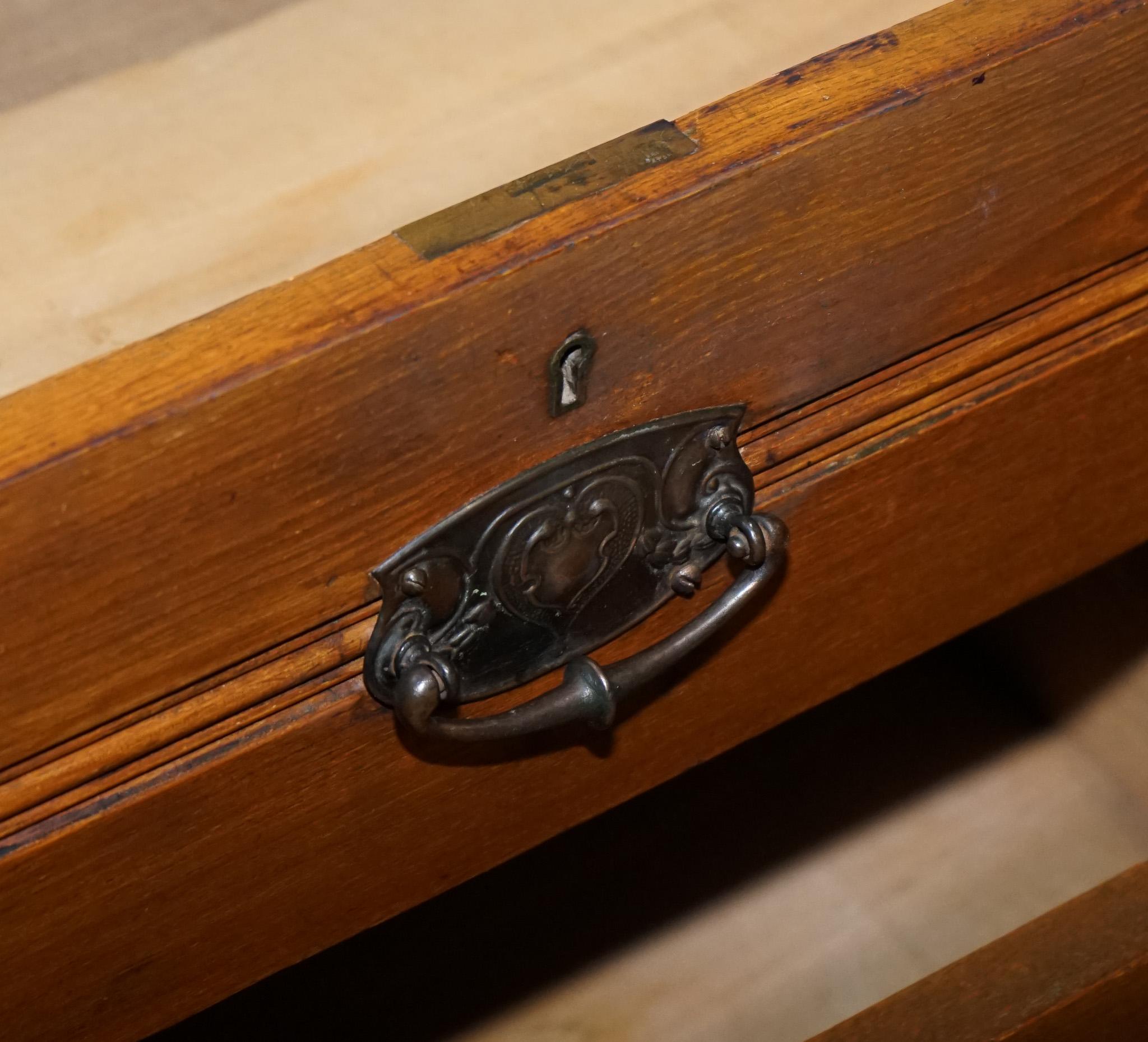 ARMARIO DE PRENSA CON CUATRO CAJONES EN ROBLE INGLÉS VICTORIANO ANTiQUE en venta 6