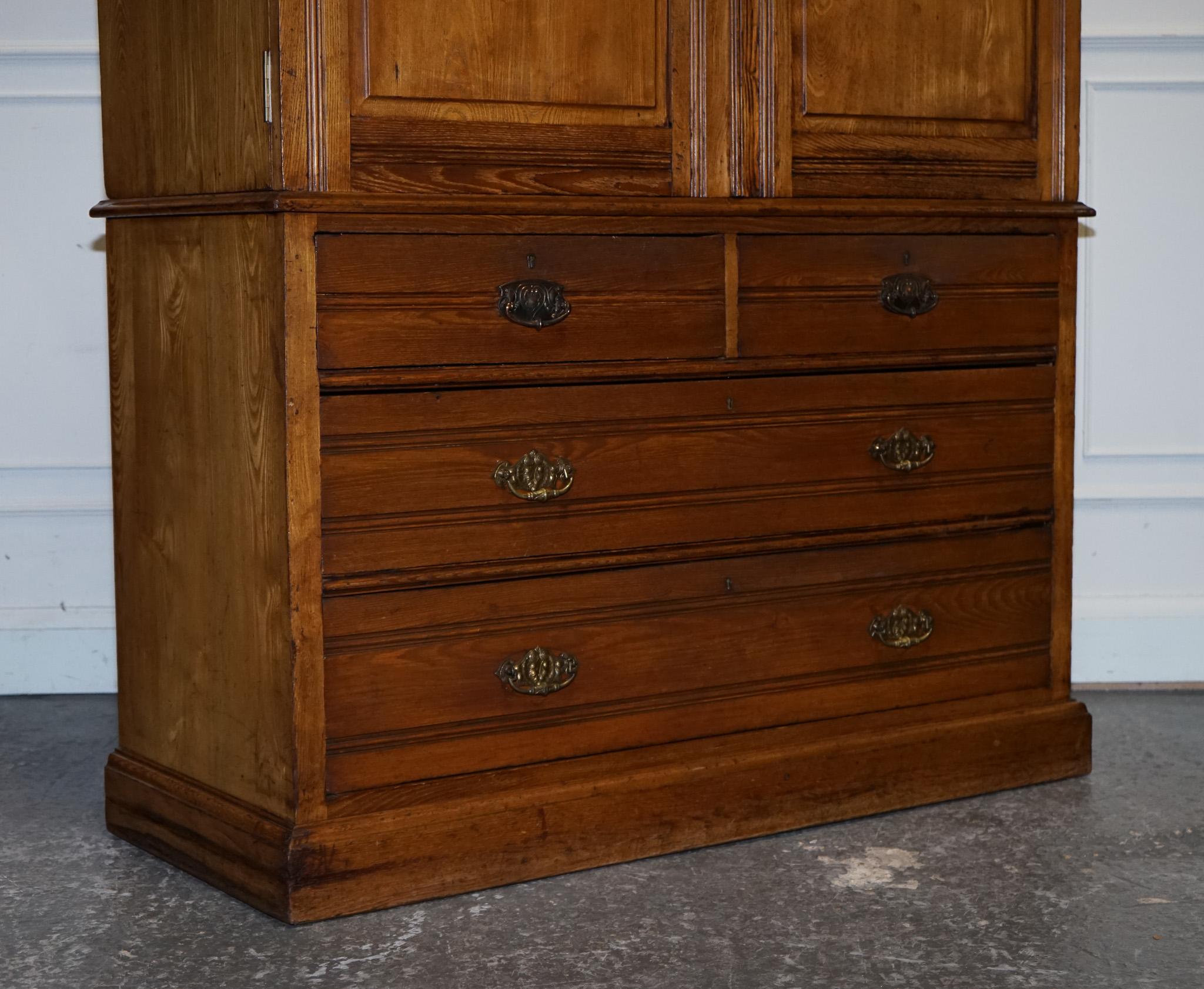 ARMARIO DE PRENSA CON CUATRO CAJONES EN ROBLE INGLÉS VICTORIANO ANTiQUE Británico en venta