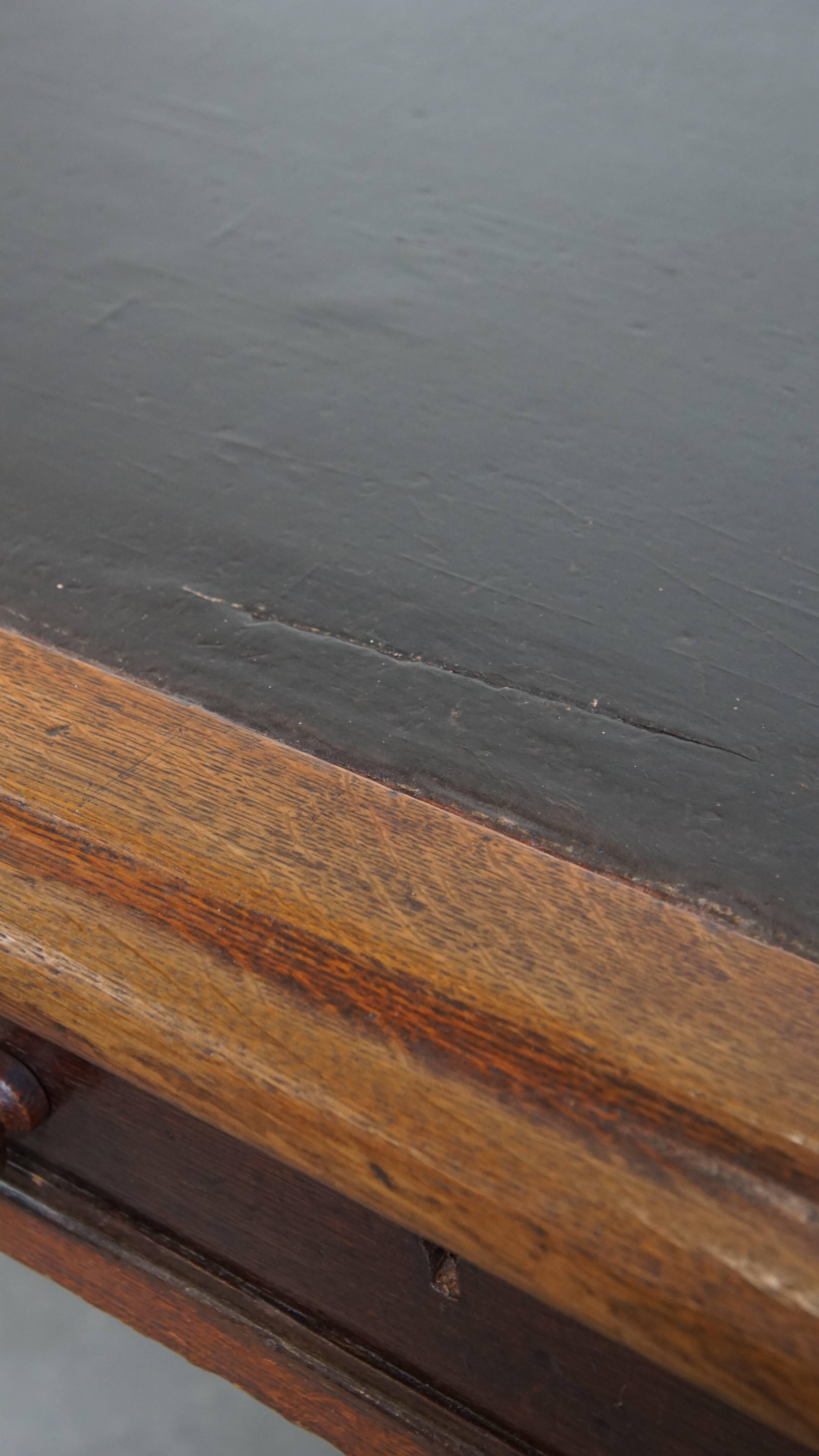 Antique Victorian English Oak Writing Desk / Partner Desk with a Leather Top For Sale 7