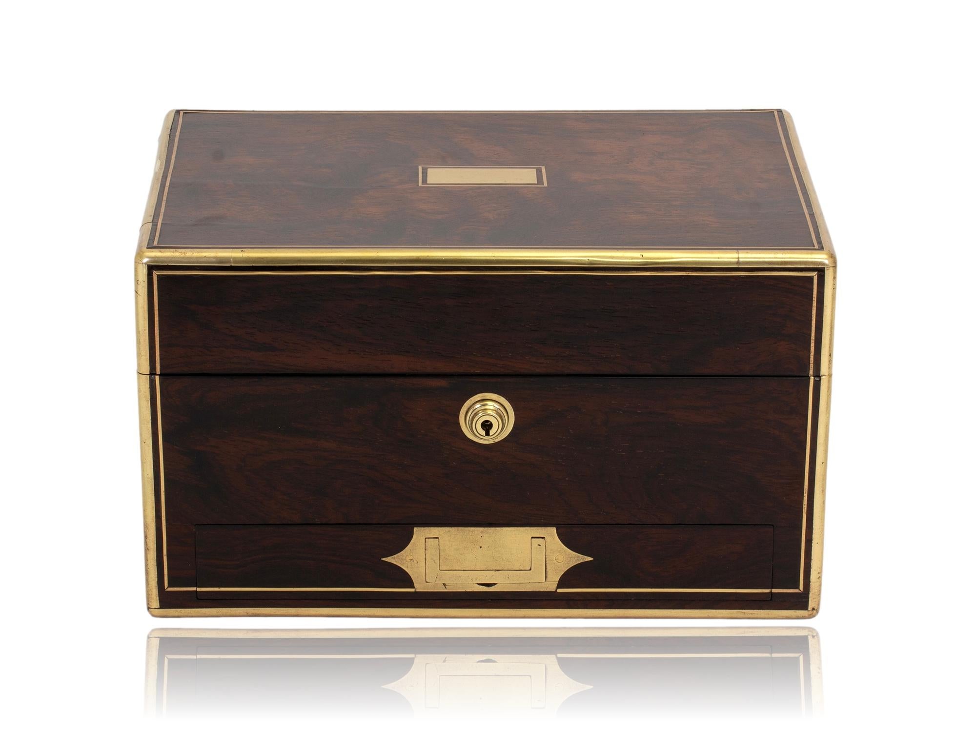 Hand-Carved Antique Victorian English Rosewood Jewellery Box For Sale