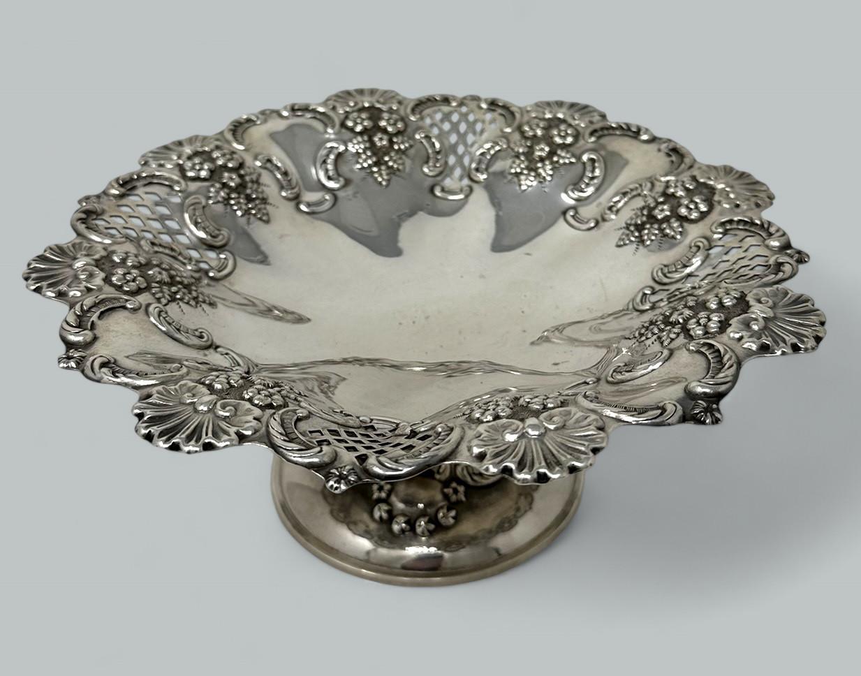 Antique Victorian English Silver Plated Tazza Compot Centerpiece Elkington & Co 3