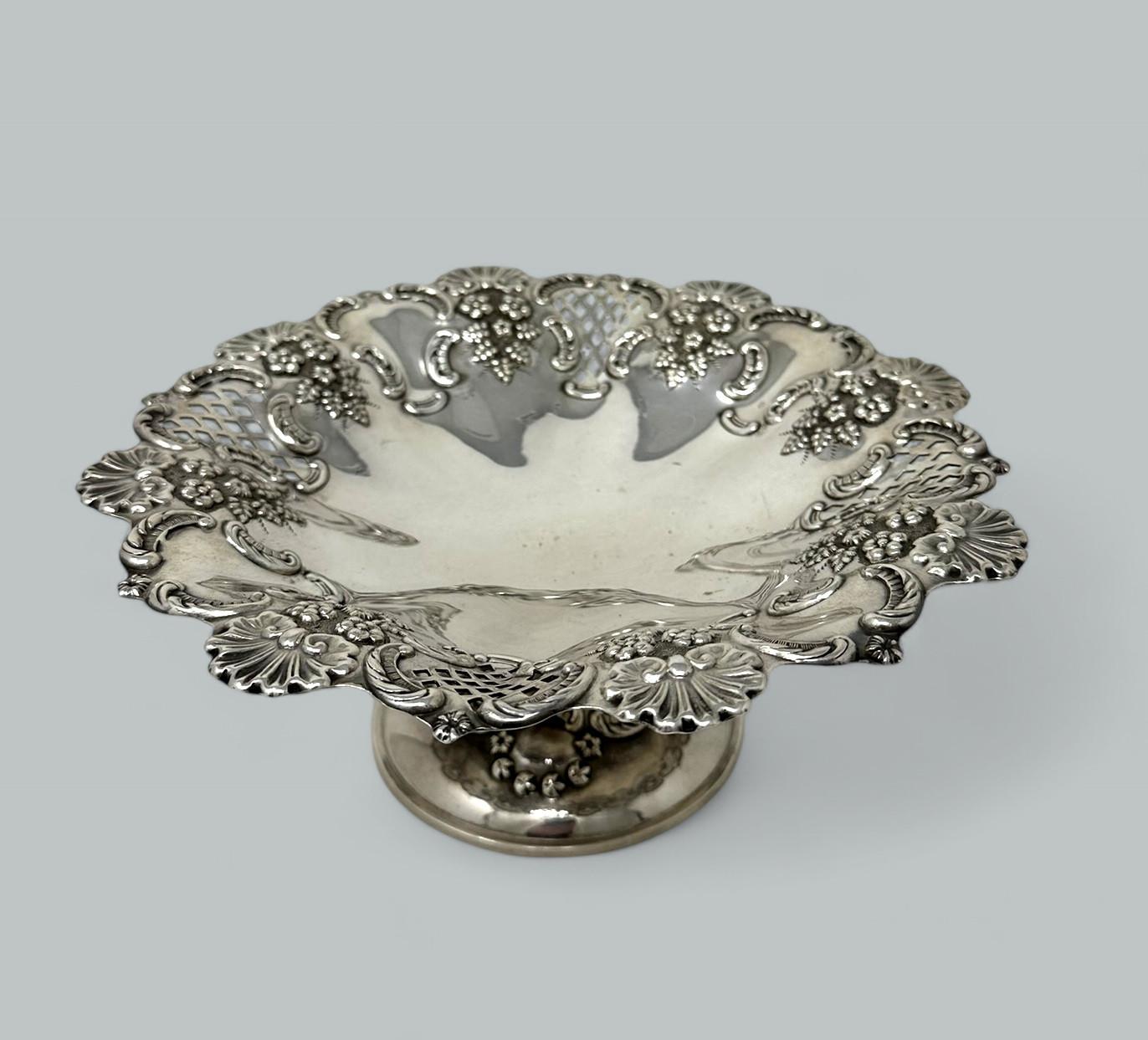 Antique Victorian English Silver Plated Tazza Compot Centerpiece Elkington & Co 4
