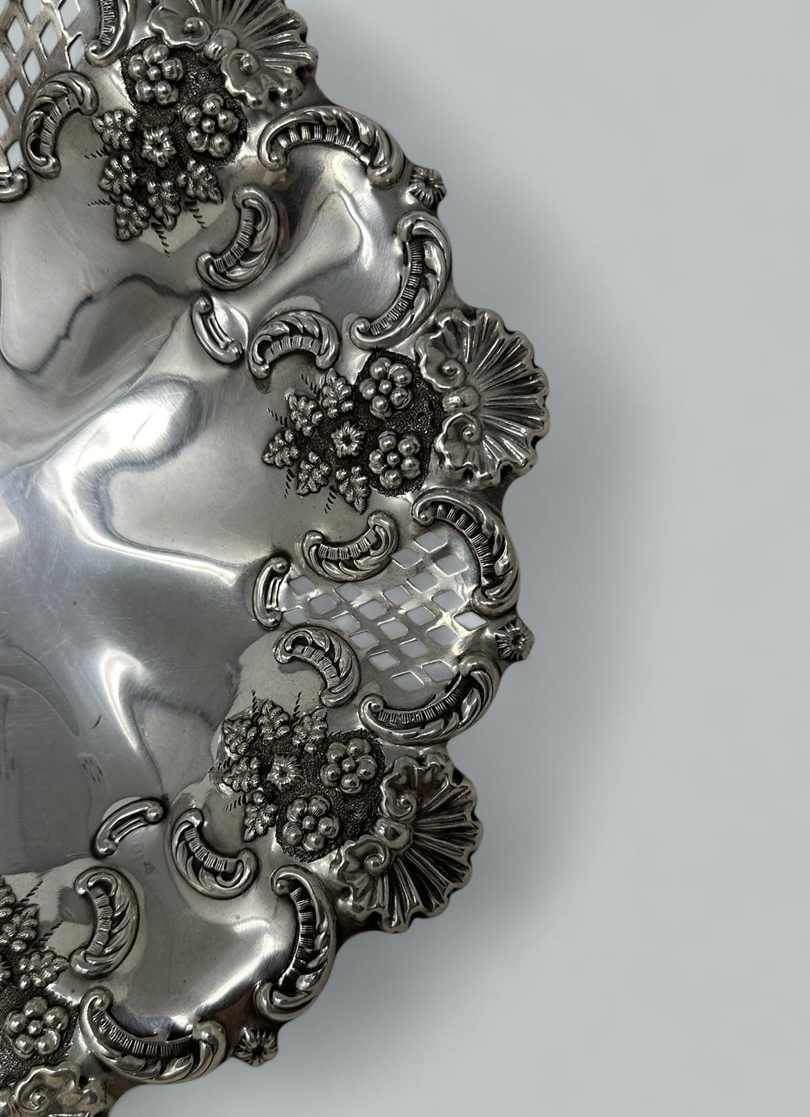 Antique Victorian English Silver Plated Tazza Compot Centerpiece Elkington & Co 5