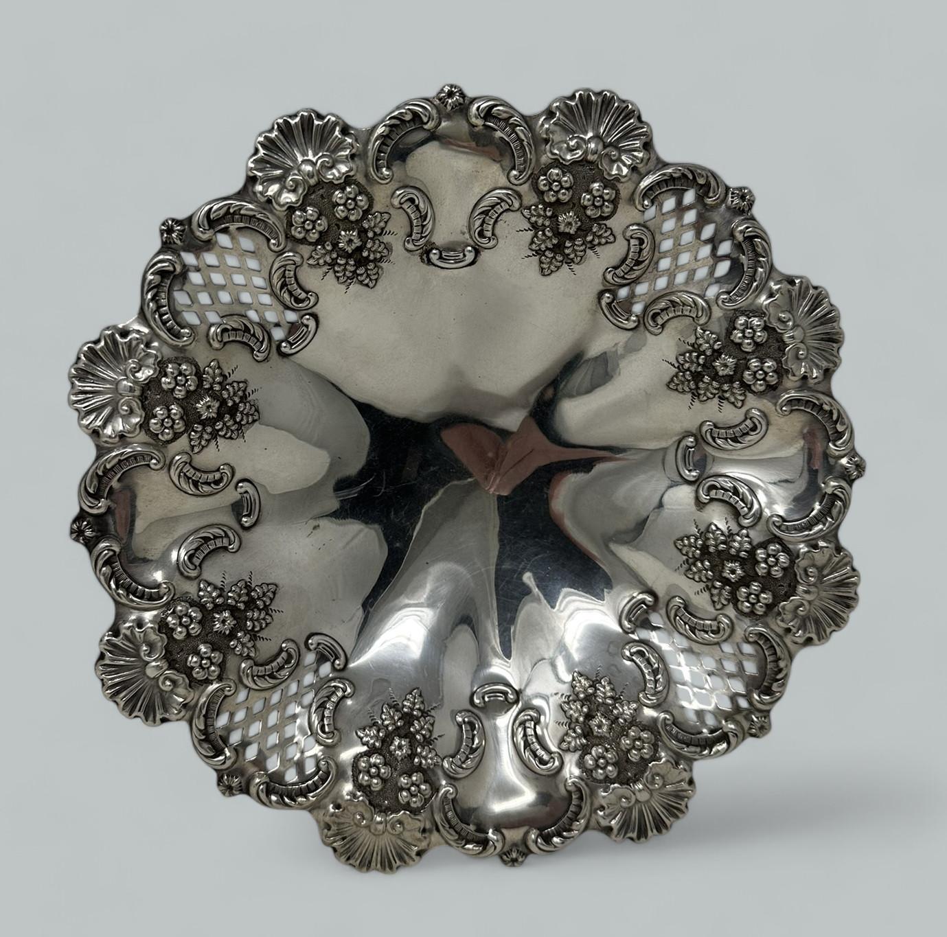 British Antique Victorian English Silver Plated Tazza Compot Centerpiece Elkington & Co