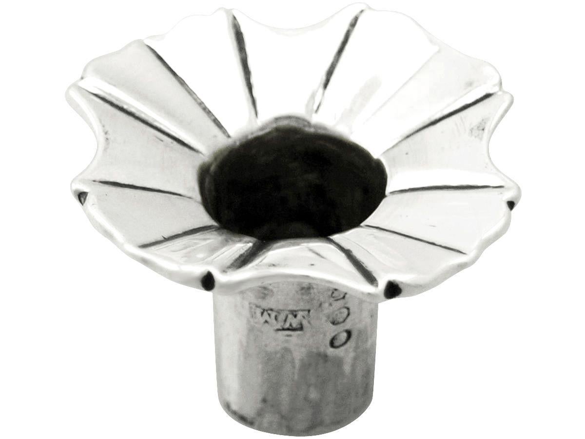 Metà XIX secolo Portacandele a cero in argento sterling di epoca vittoriana in vendita