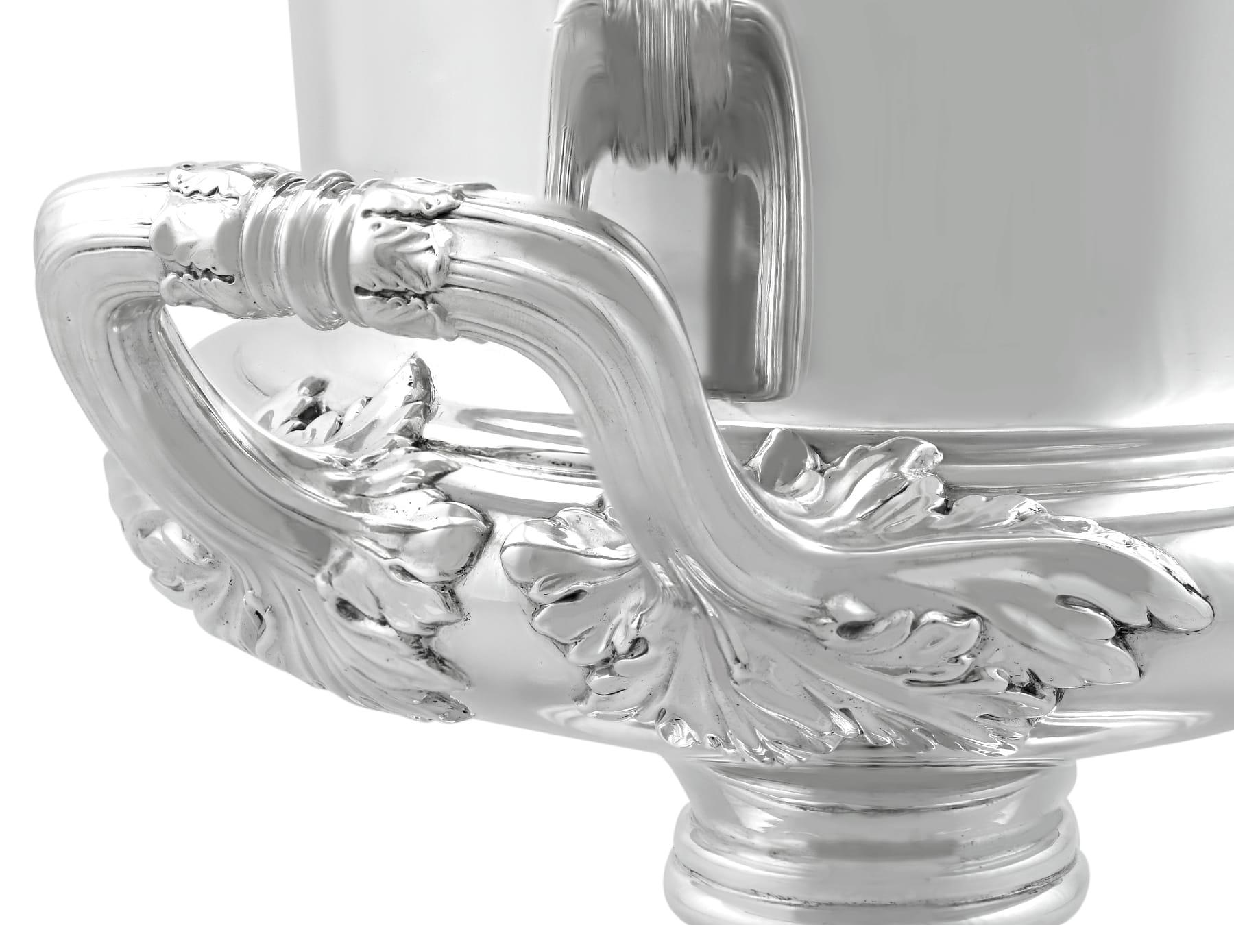 Ancien refroidisseur à vin en argent sterling de style victorien anglais en vente 1