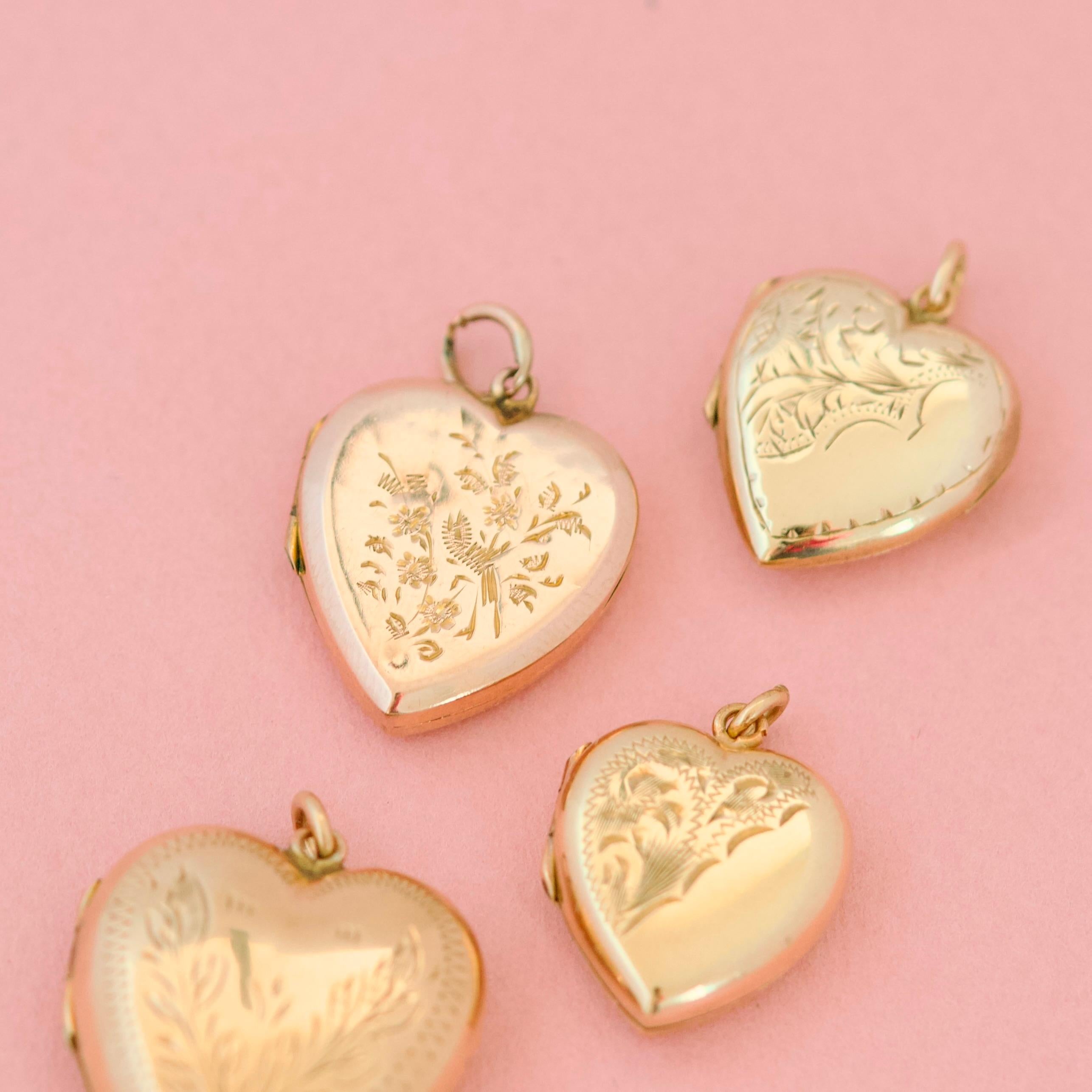 Antique Victorian Engraved 9ct Gold Heart Locket Necklace In Good Condition For Sale In London, GB