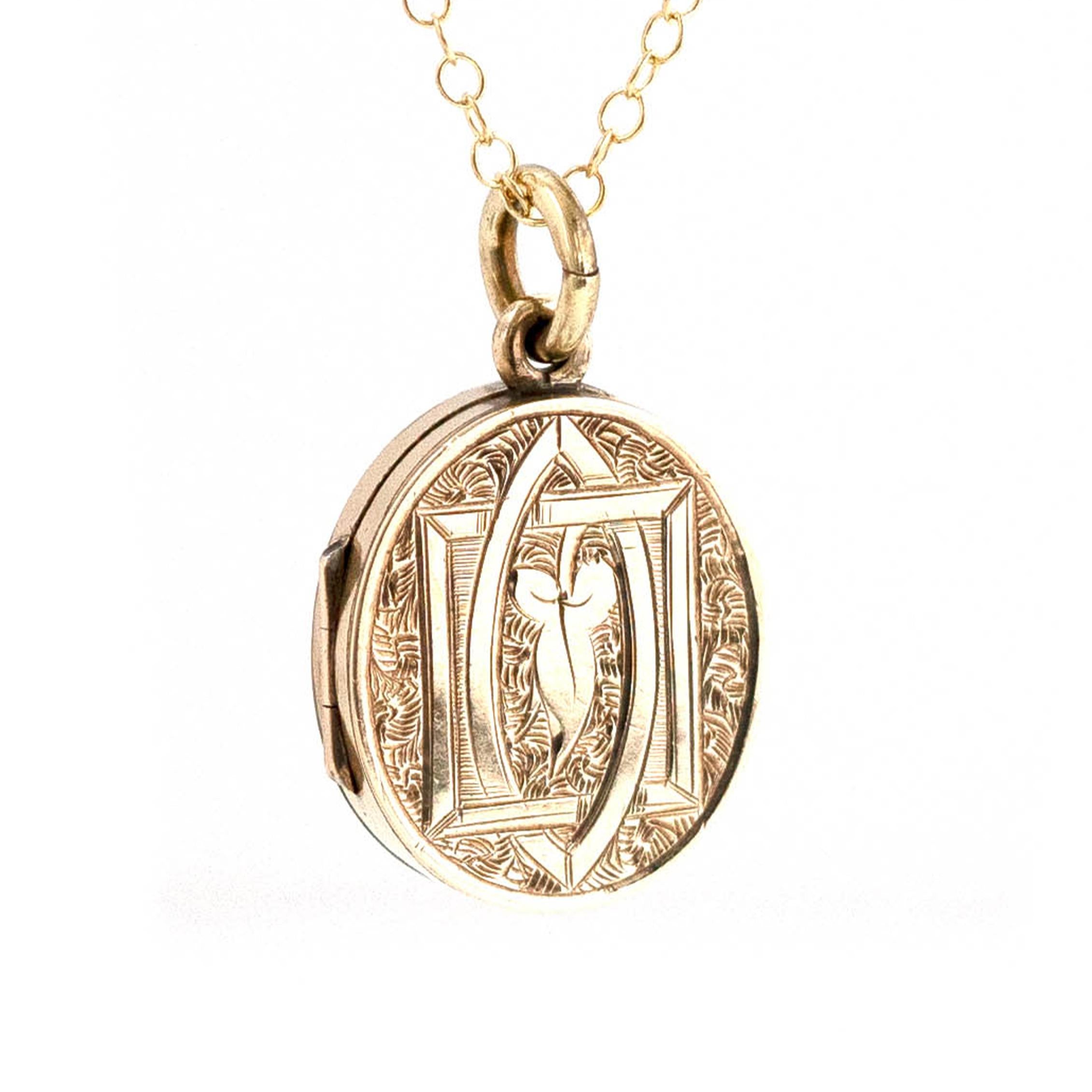 Antique Victorian Engraved 9ct Gold Locket Necklace 3