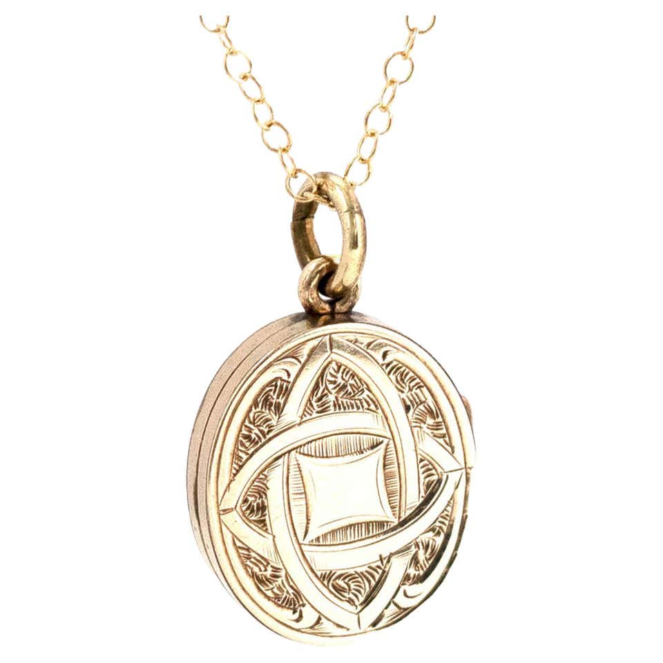 Vintage 1986 Small English 9ct Gold Heart Locket Necklace For Sale at ...