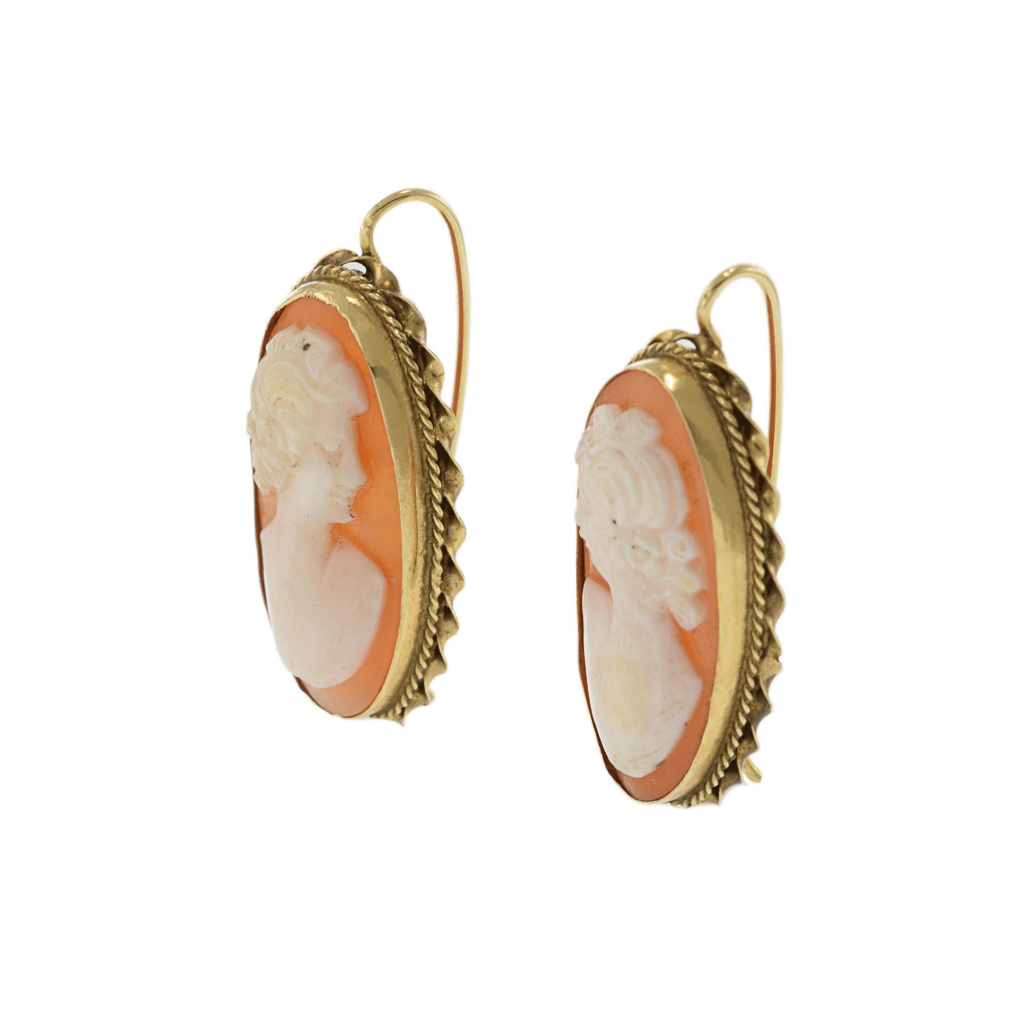 Antique Victorian Era 14KT Yellow Gold Portrait Cameo Earrings In Good Condition For Sale In New York, NY
