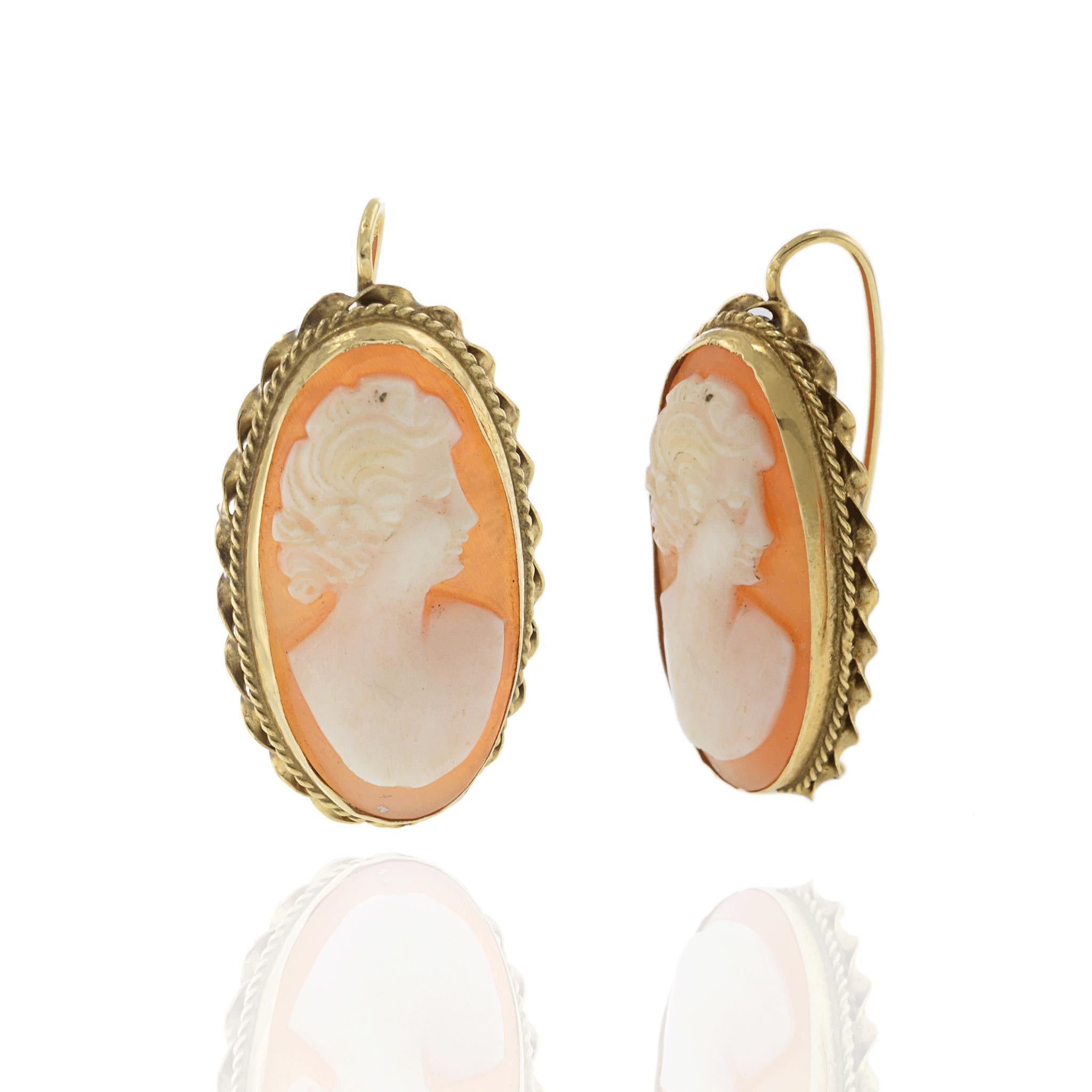Antique Victorian Era 14KT Yellow Gold Portrait Cameo Earrings For Sale 1