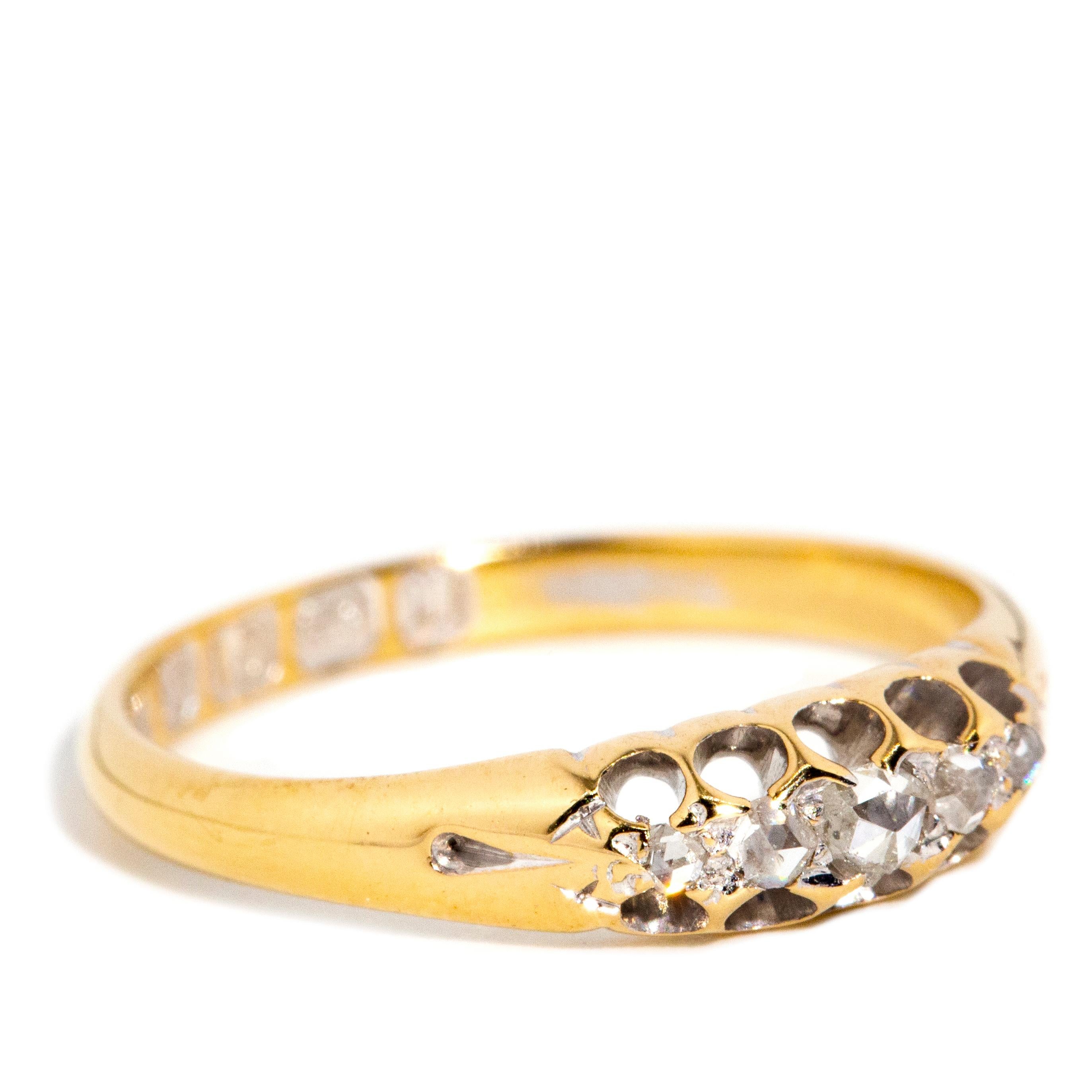 Victorien tardif Bague ancienne de l'époque victorienne 1891 à cinq pierres en or jaune 18 carats et diamants taille rose en vente
