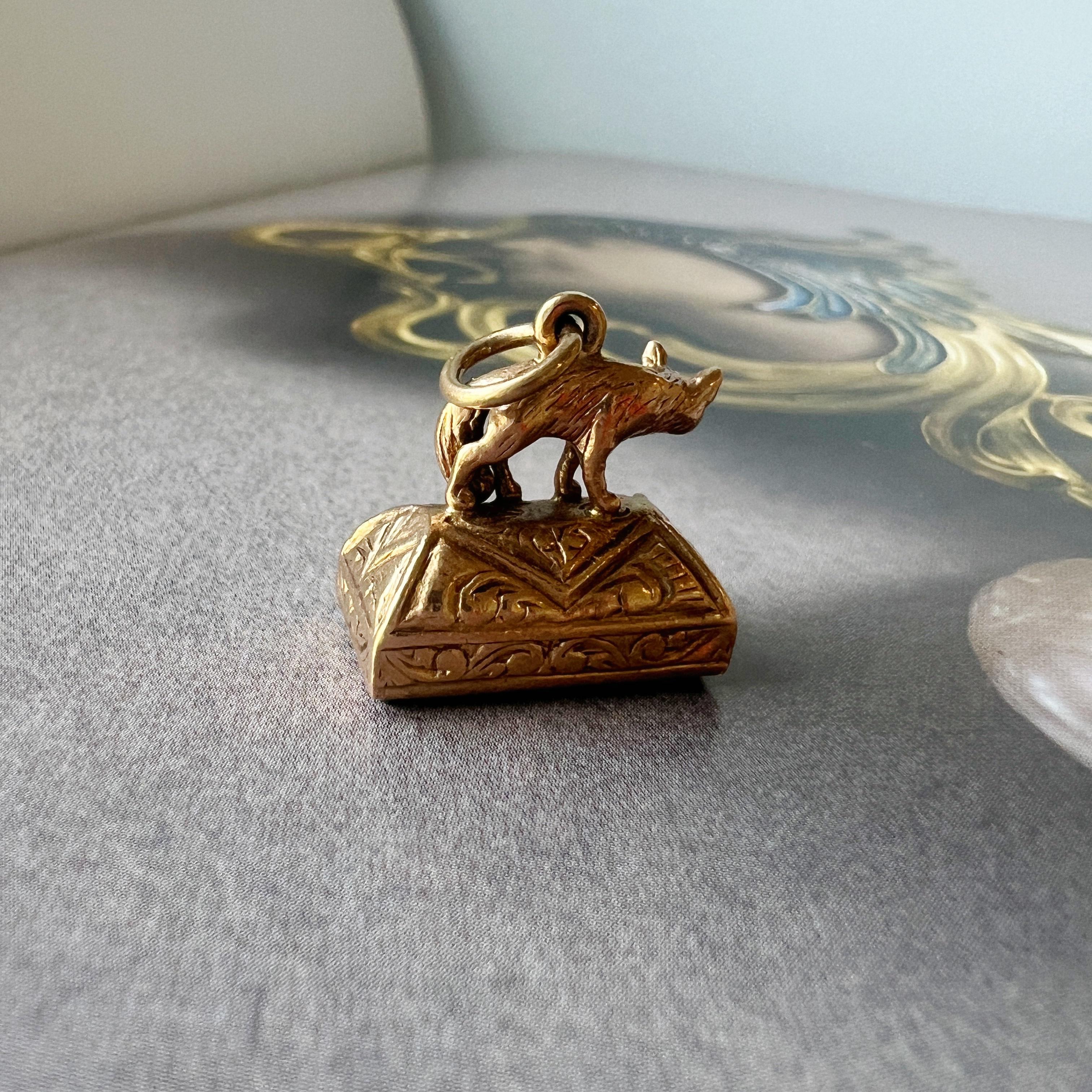 Antique Victorian era 9K gold bloodstone fox fob pendant For Sale 5