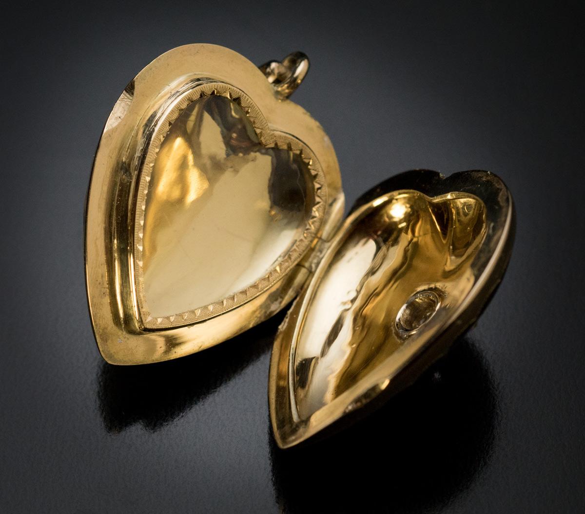 Women's Antique Victorian Era Cleopatra Enamel Diamond Gold Locket Pendant