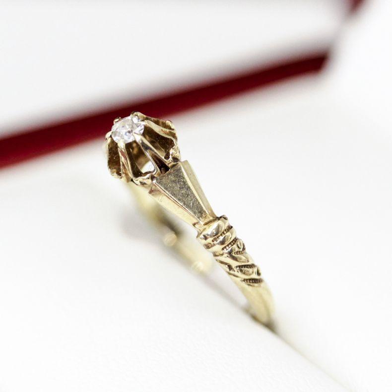 Round Cut Antique Victorian Era Diamond Engagement Ring For Sale
