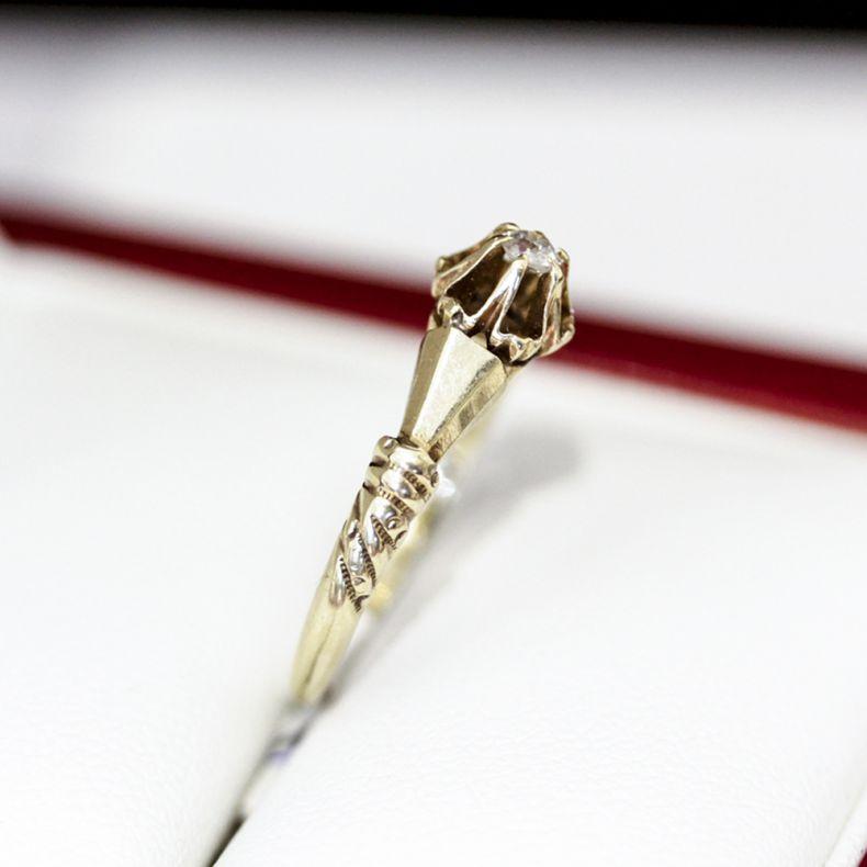 Antique Victorian Era Diamond Engagement Ring For Sale 1