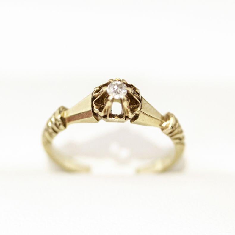 Antique Victorian Era Diamond Engagement Ring For Sale 3