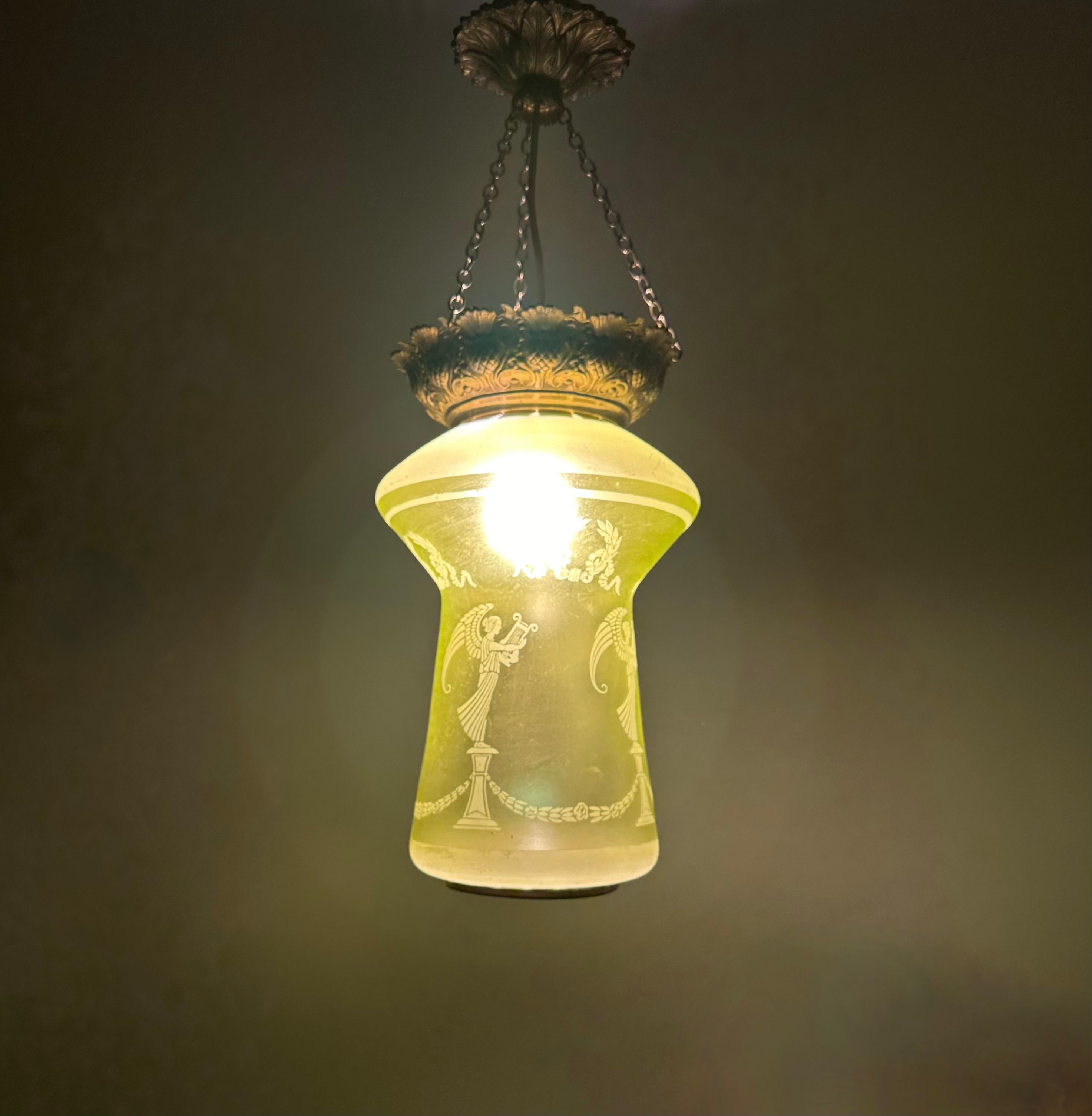 Antique Victorian era Graved Glass & Brass Stairwell or Hallway Pendant Light For Sale 10