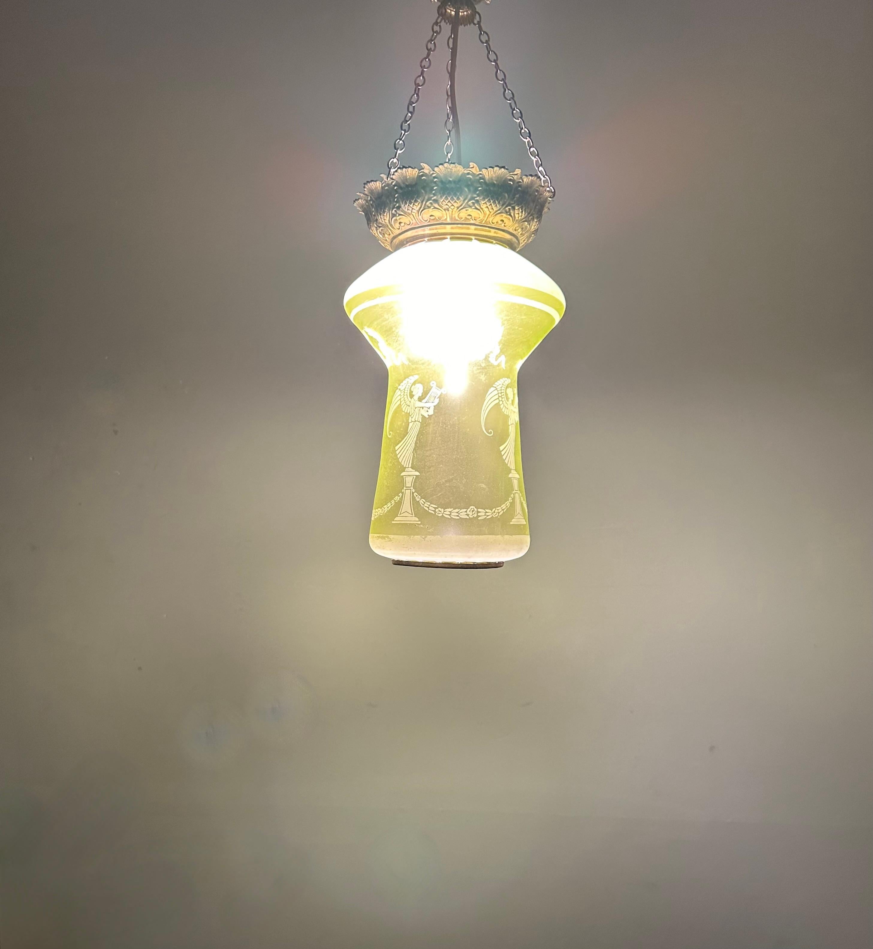Antique Victorian era Graved Glass & Brass Stairwell or Hallway Pendant Light For Sale 13